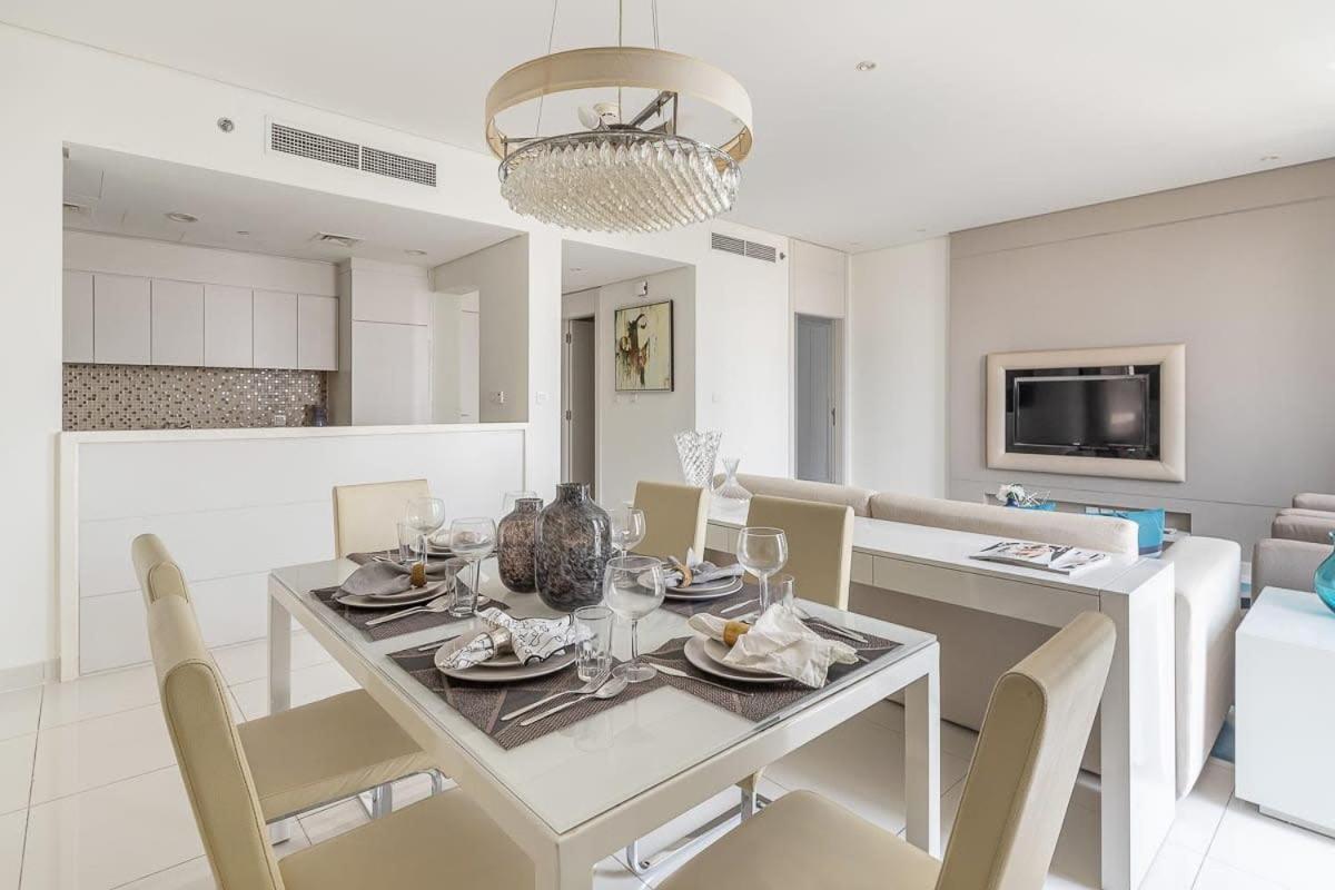 Apartment Frank Porter - Damac Voleo Dubai