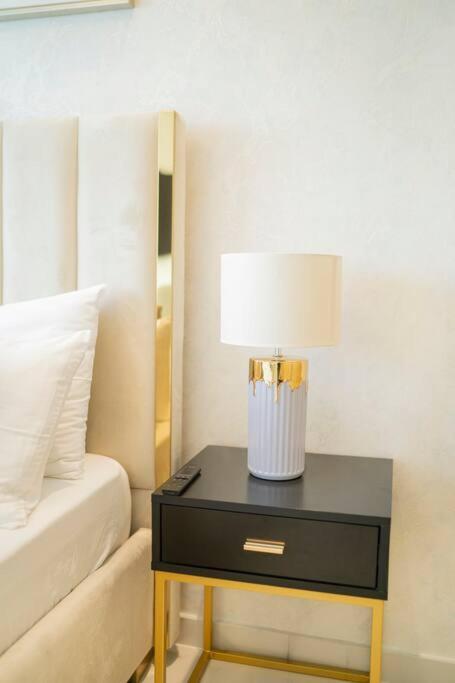 Apartment Paramount Midtown - Burj Khalifa Views Dubai