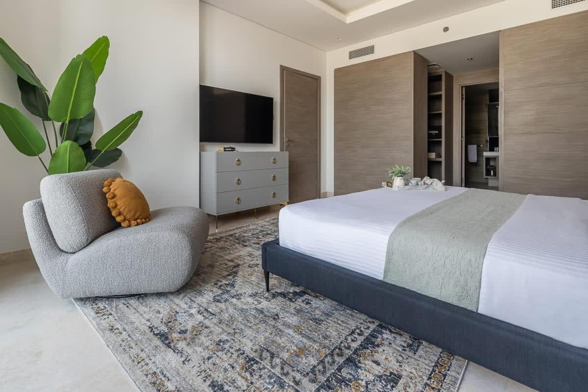 Frank Porter - The Sterling By Omniyat Apartment Dubai
