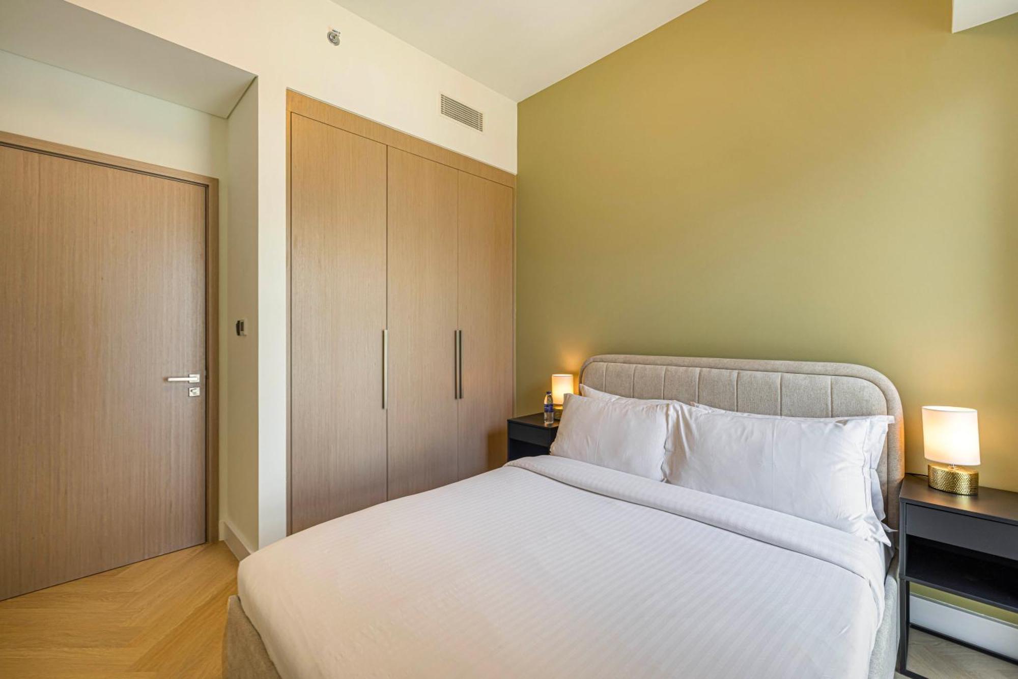 Daniels Luxe 3br Downtown With Skyline View Dubai