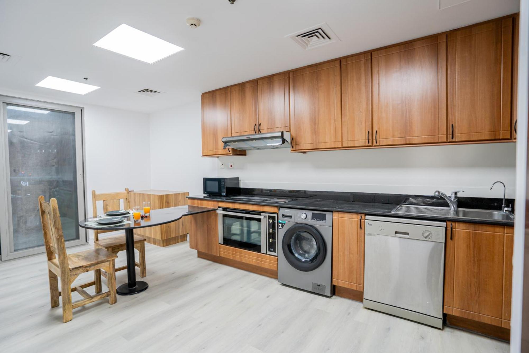 Vibes By Beds And Company - 51st Floor, Full Sea View Apartment *