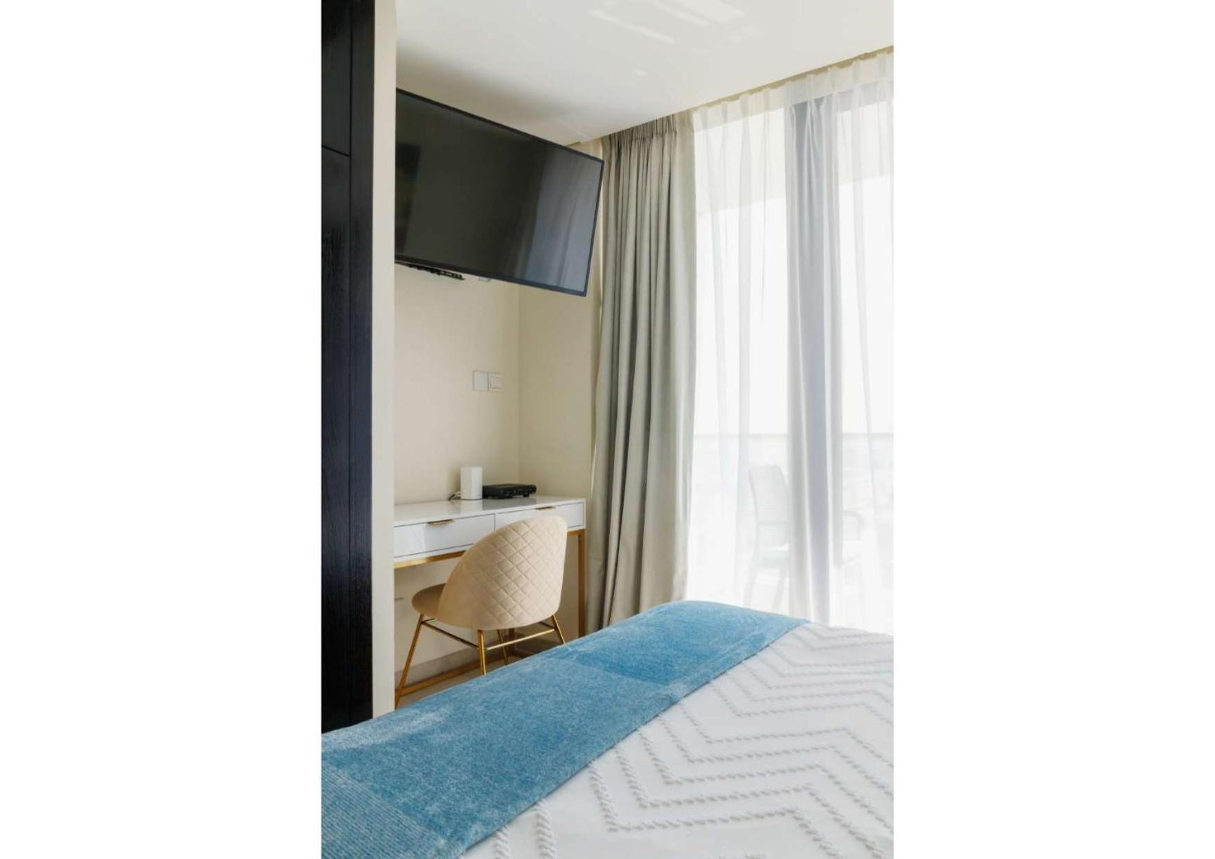 Elevate Your Lifestyle At Goldcrest Bldg. Dubai