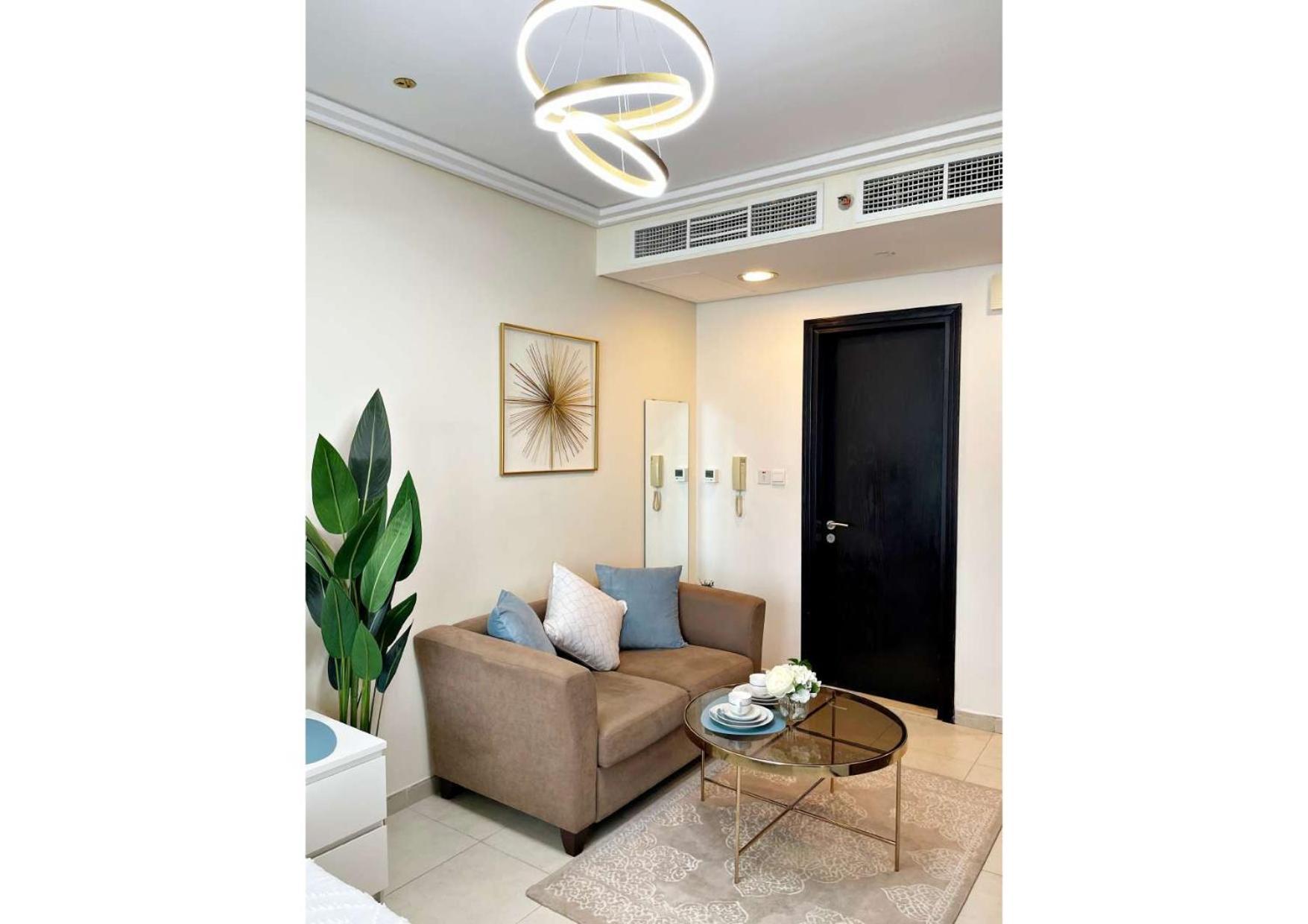 Apartment Elevate Your Lifestyle At Goldcrest Bldg. Dubai