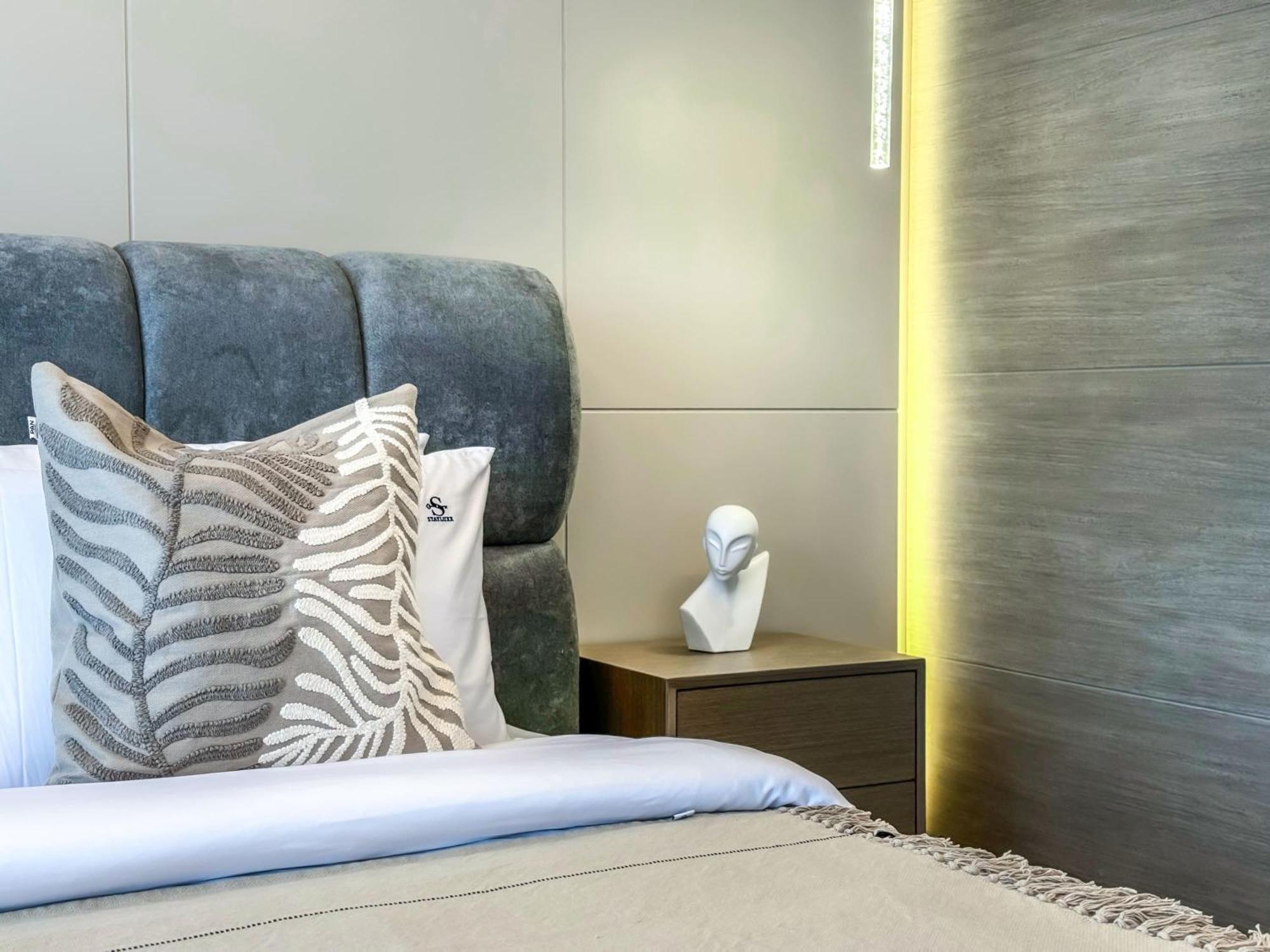 Majestic 2br Haven With Burj Khalifa View Apartment *