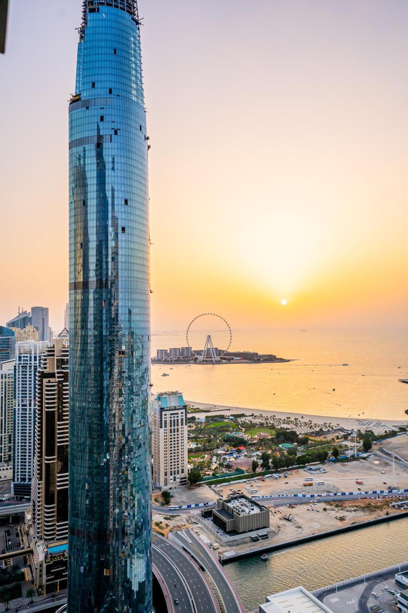 Vibes By Beds And Company - 51st Floor, Full Sea View Apartment
