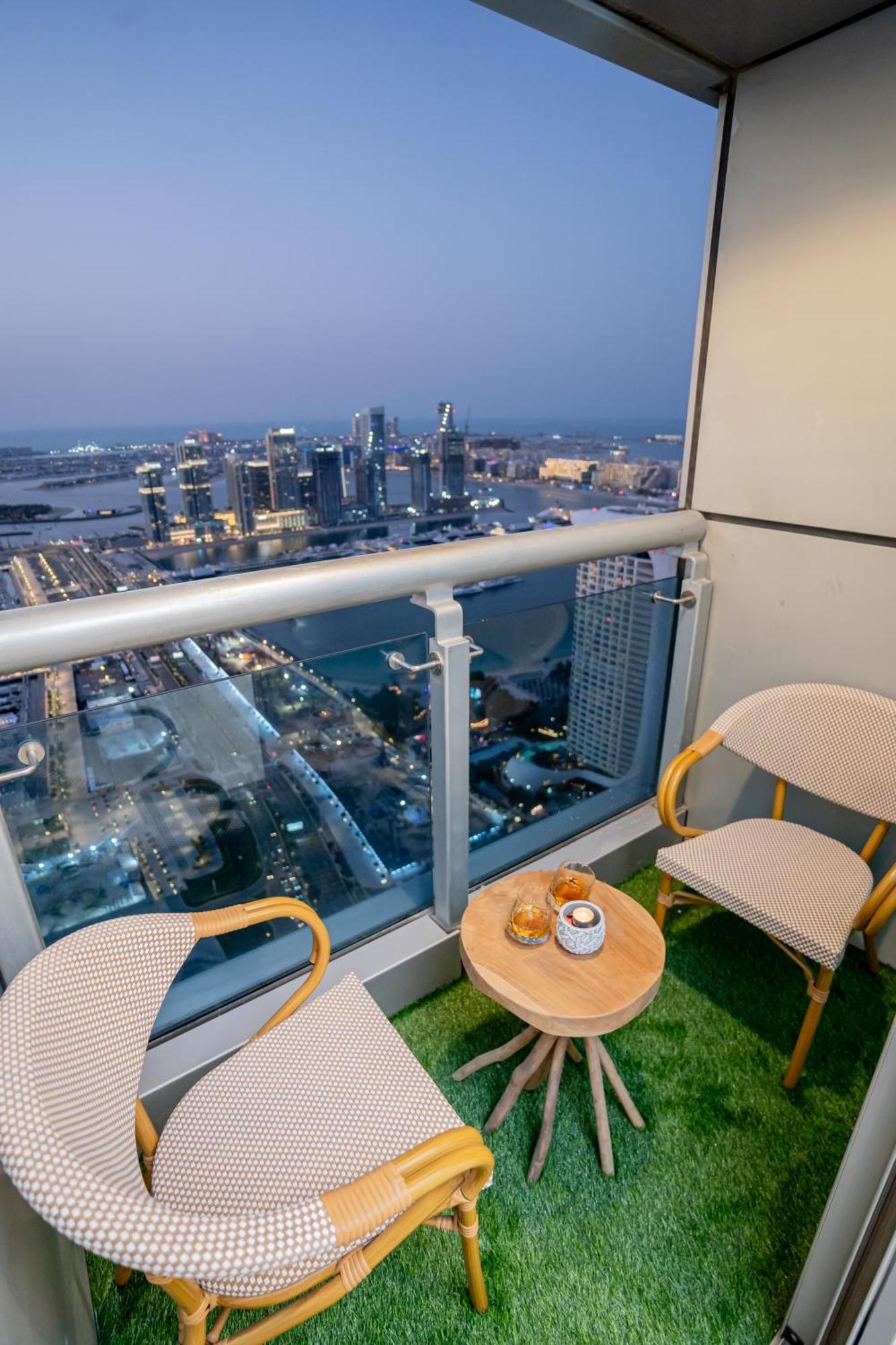 Apartment Vibes By Beds And Company - 51st Floor, Full Sea View Dubai