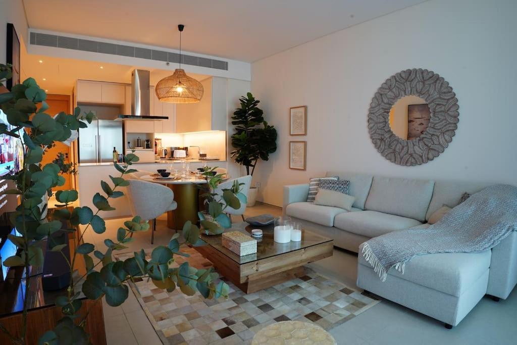 Lux 2 Bd With Parking Full Sea View And Location * Dubai