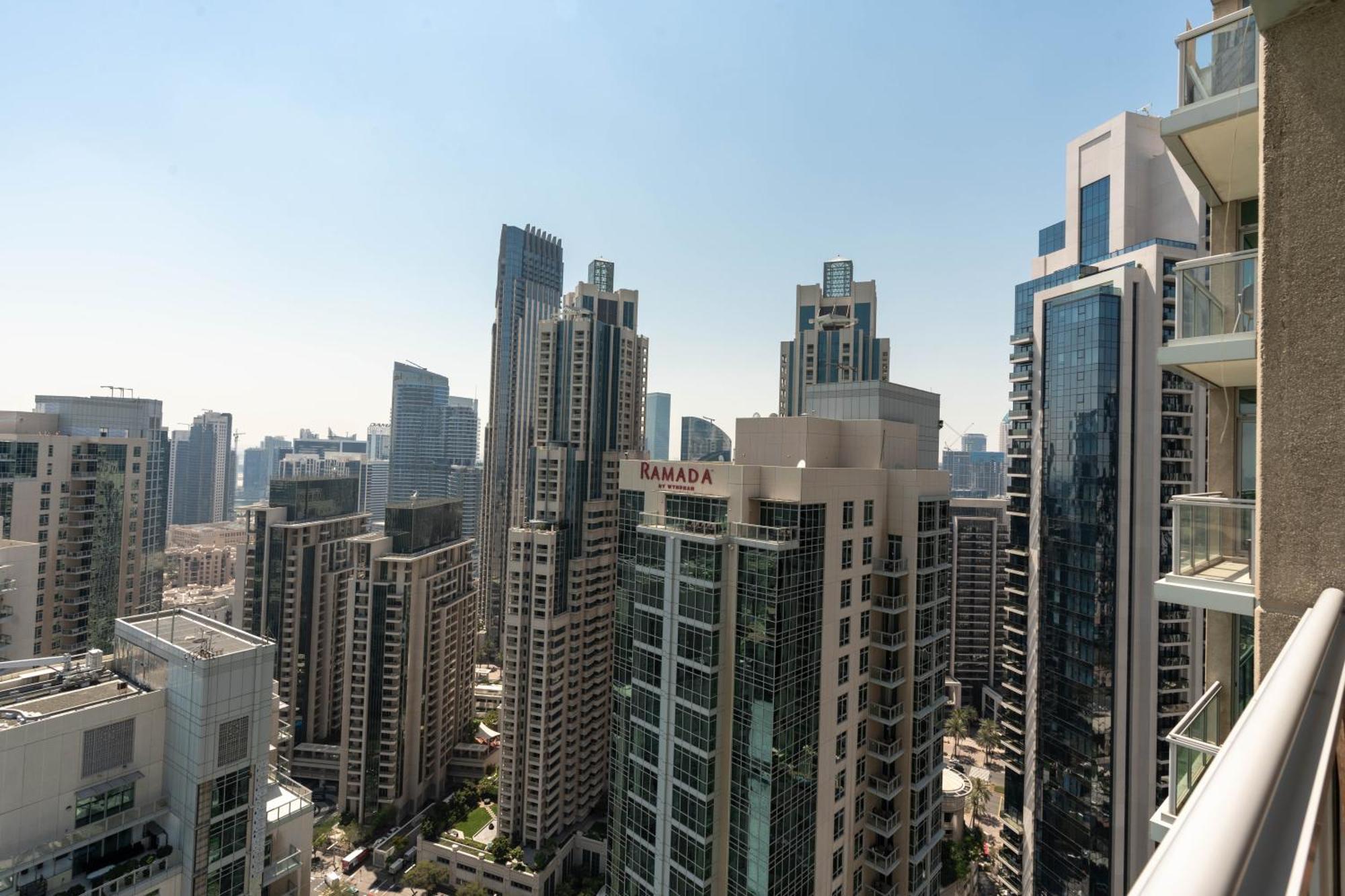 Incredible Fountain Views 2. 5 Bedroom Burj Residences *