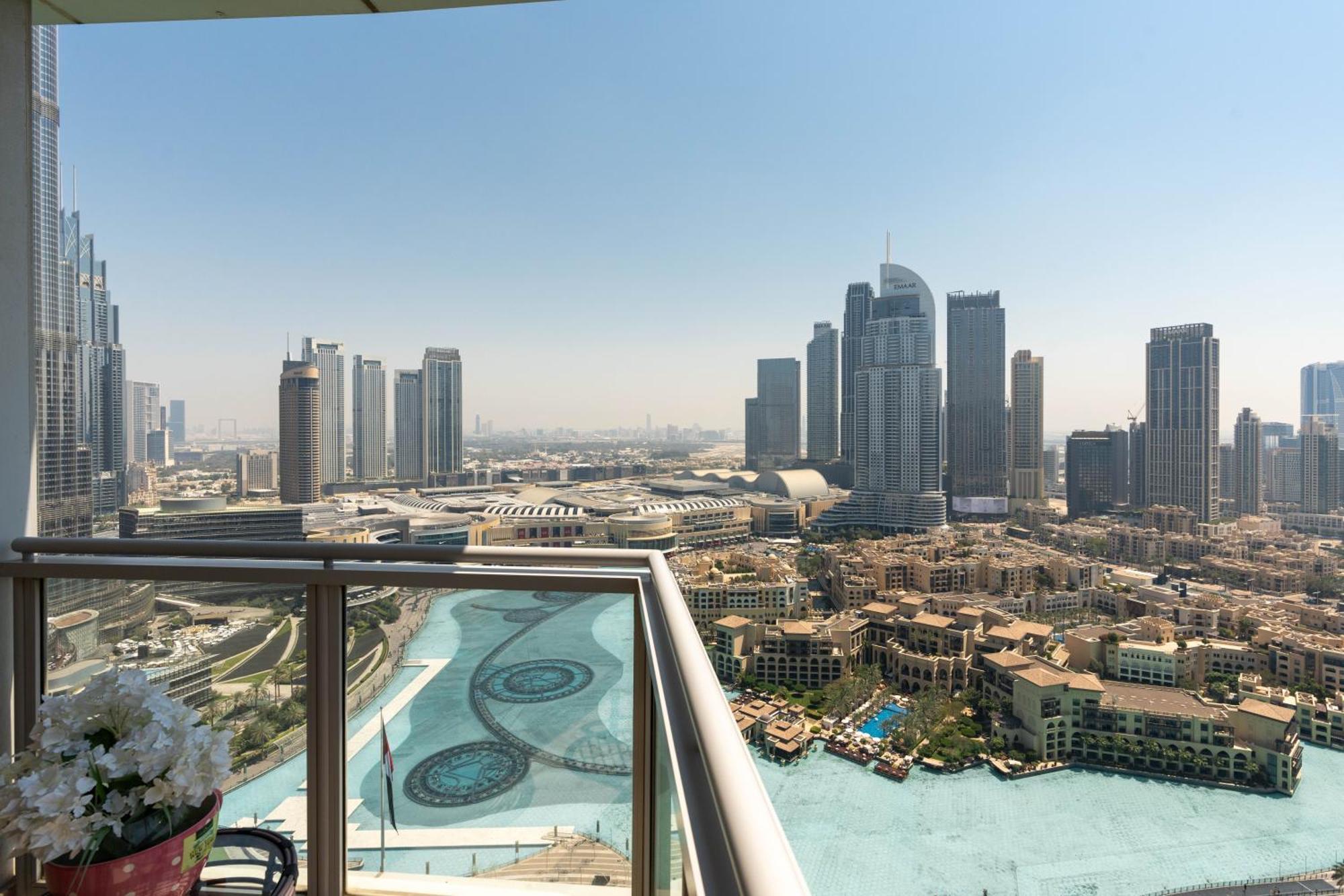 Incredible Fountain Views 2. 5 Bedroom Burj Residences *