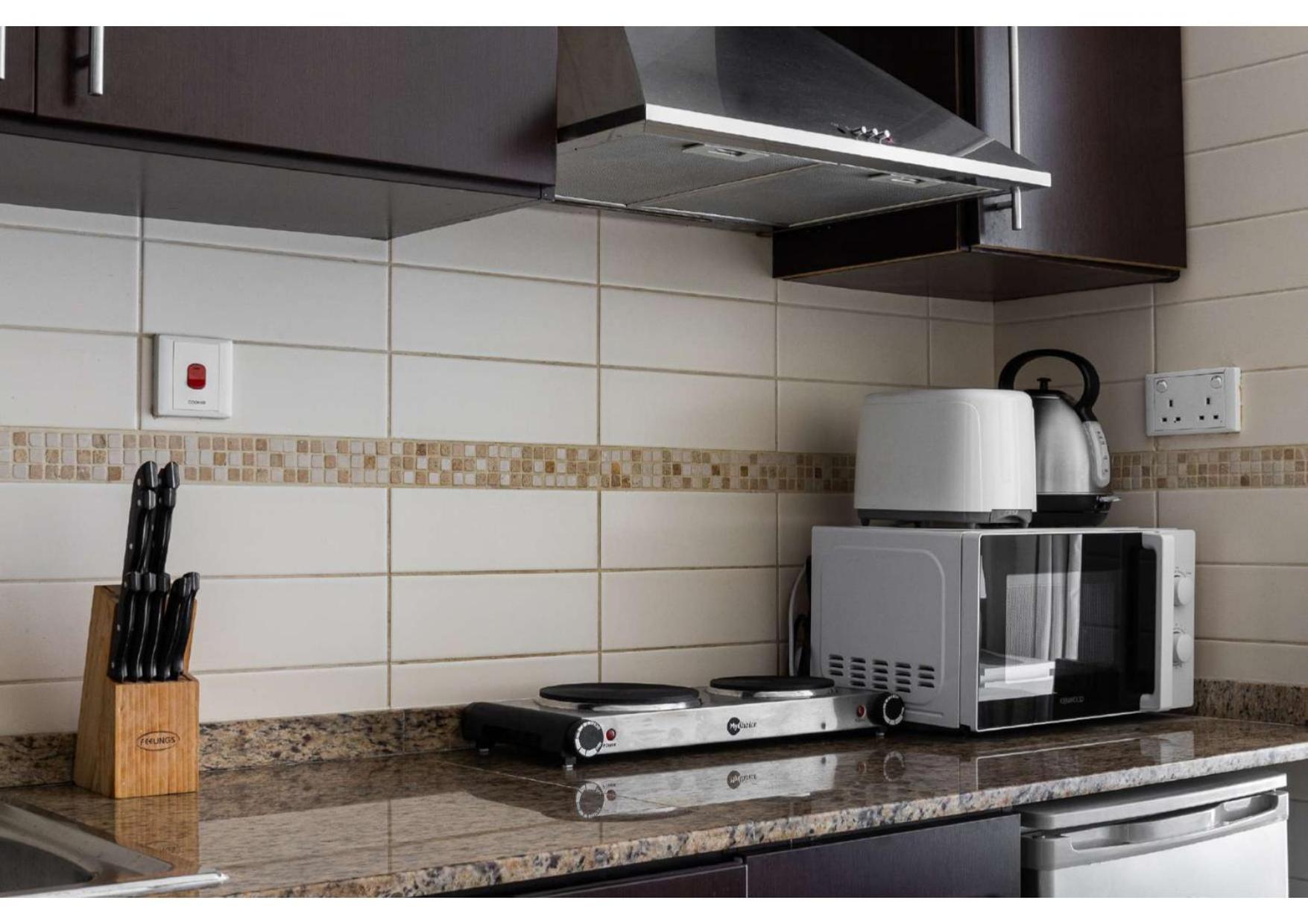 Apartment Elevate Your Lifestyle At Goldcrest Bldg. *