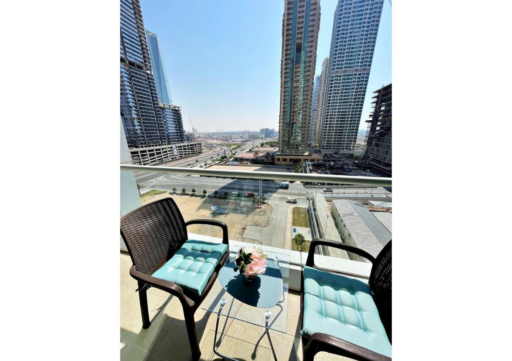 Elevate Your Lifestyle At Goldcrest Bldg. Apartment Dubai