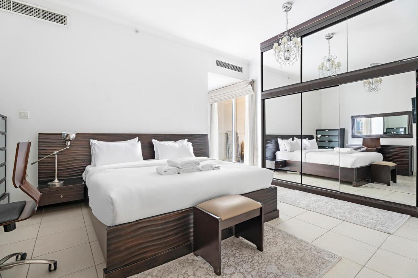 Stonetree - 3br + Maid's Near Burj Khalifa And Fountain Apartment Dubai