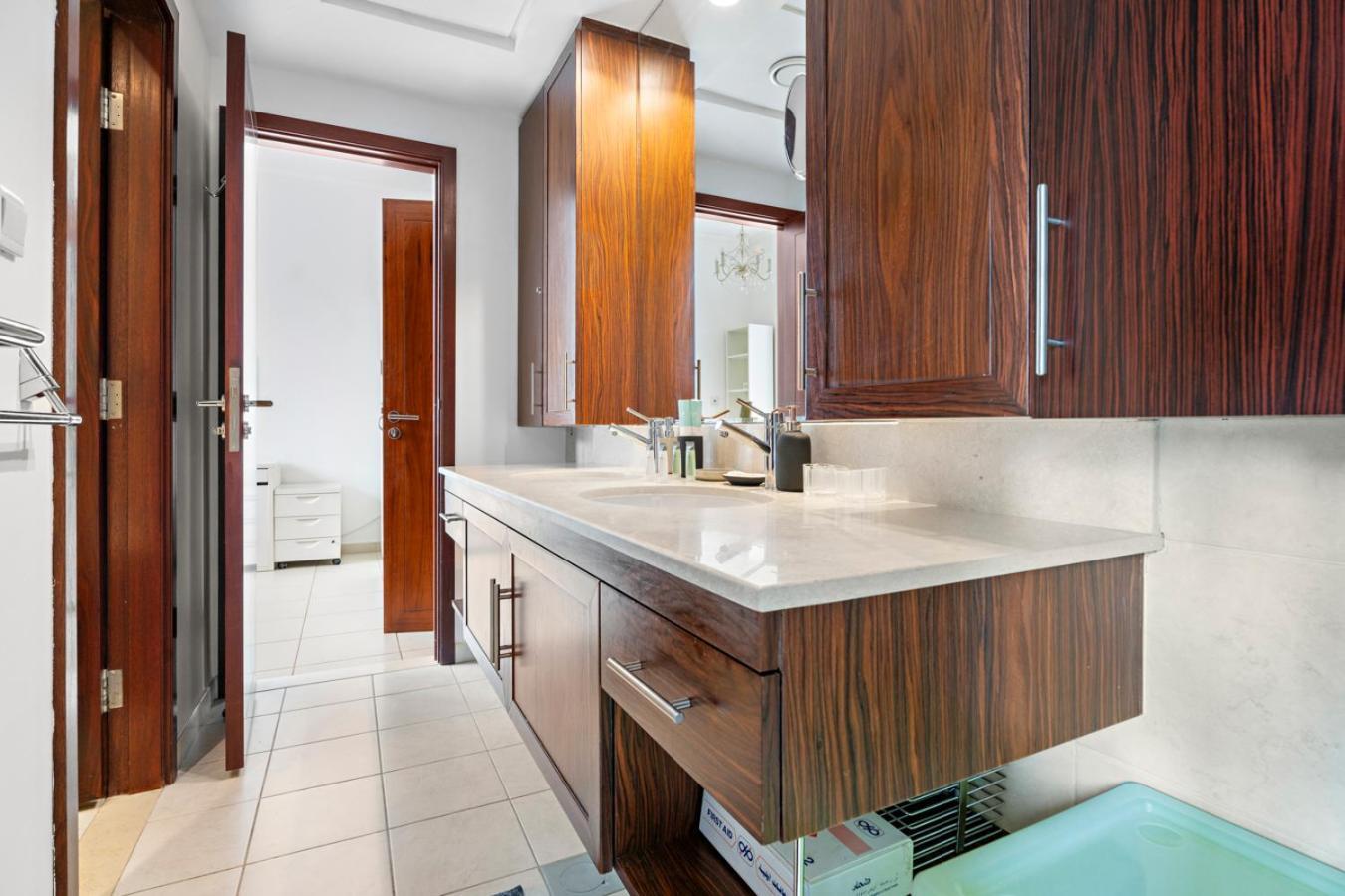 Stonetree - 3br + Maid's Near Burj Khalifa And Fountain Apartment Dubai