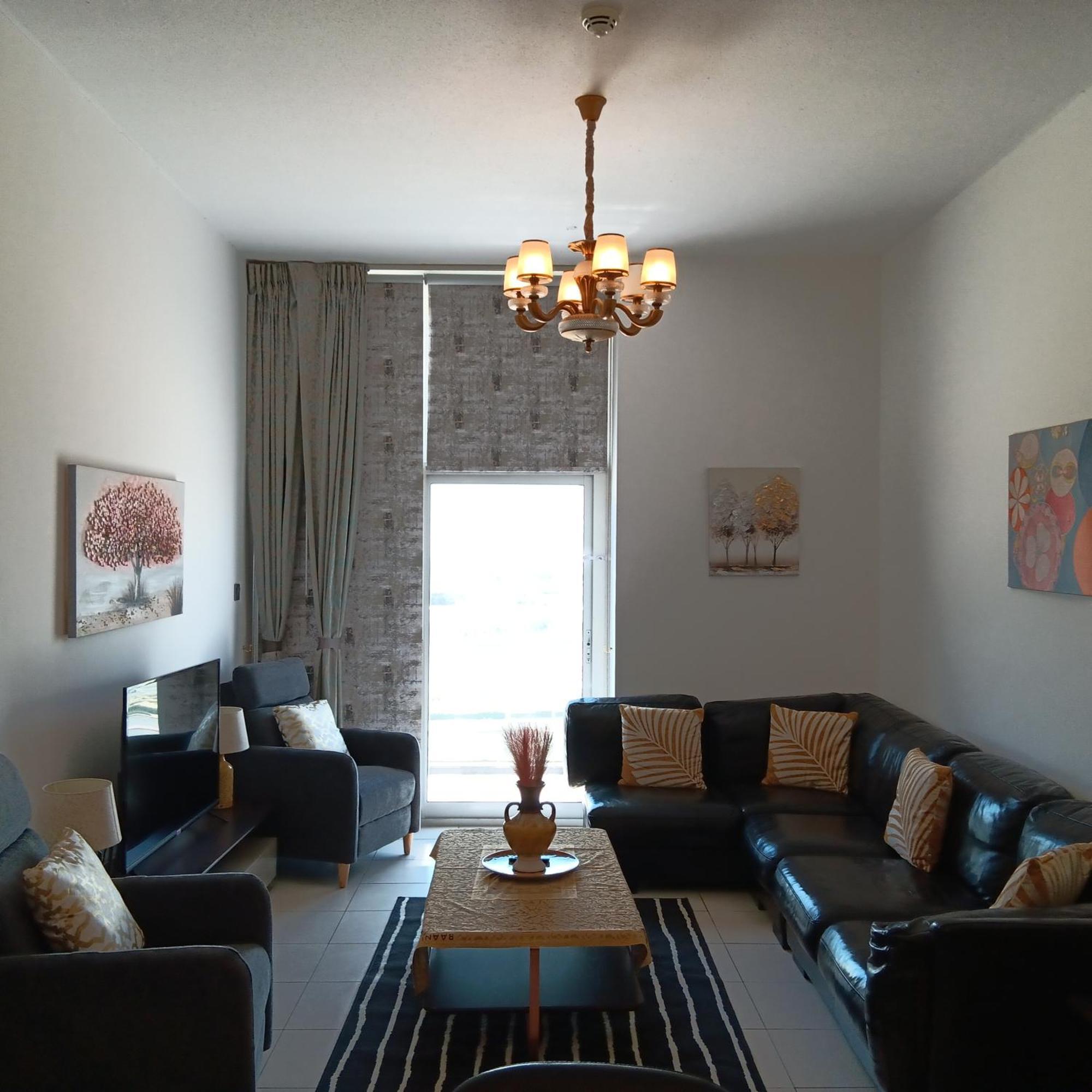 - Glitz 3 Residences - Majestic Luxe - 2br - Sleep 4 - For Families & Couples Only Dubai