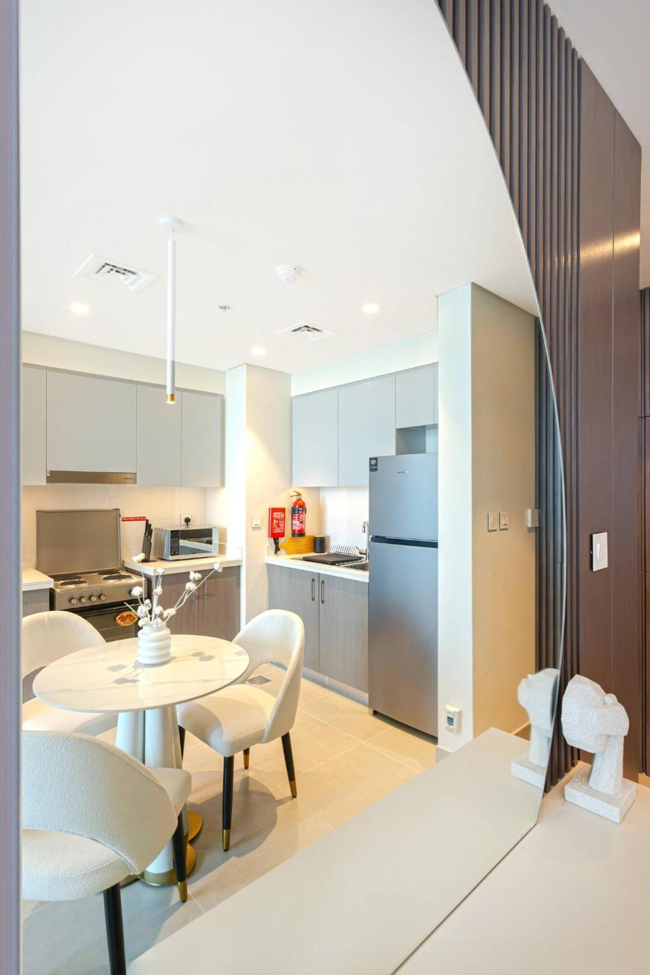 Apartment Downtown Flat Burj Khalifaoperametro-sleeps 3! *