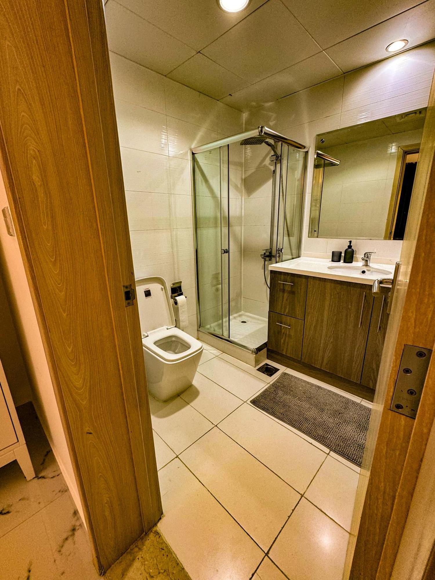 Dubaistay Luxury 2 Bedroom Jvc King And Queensize Apartment *