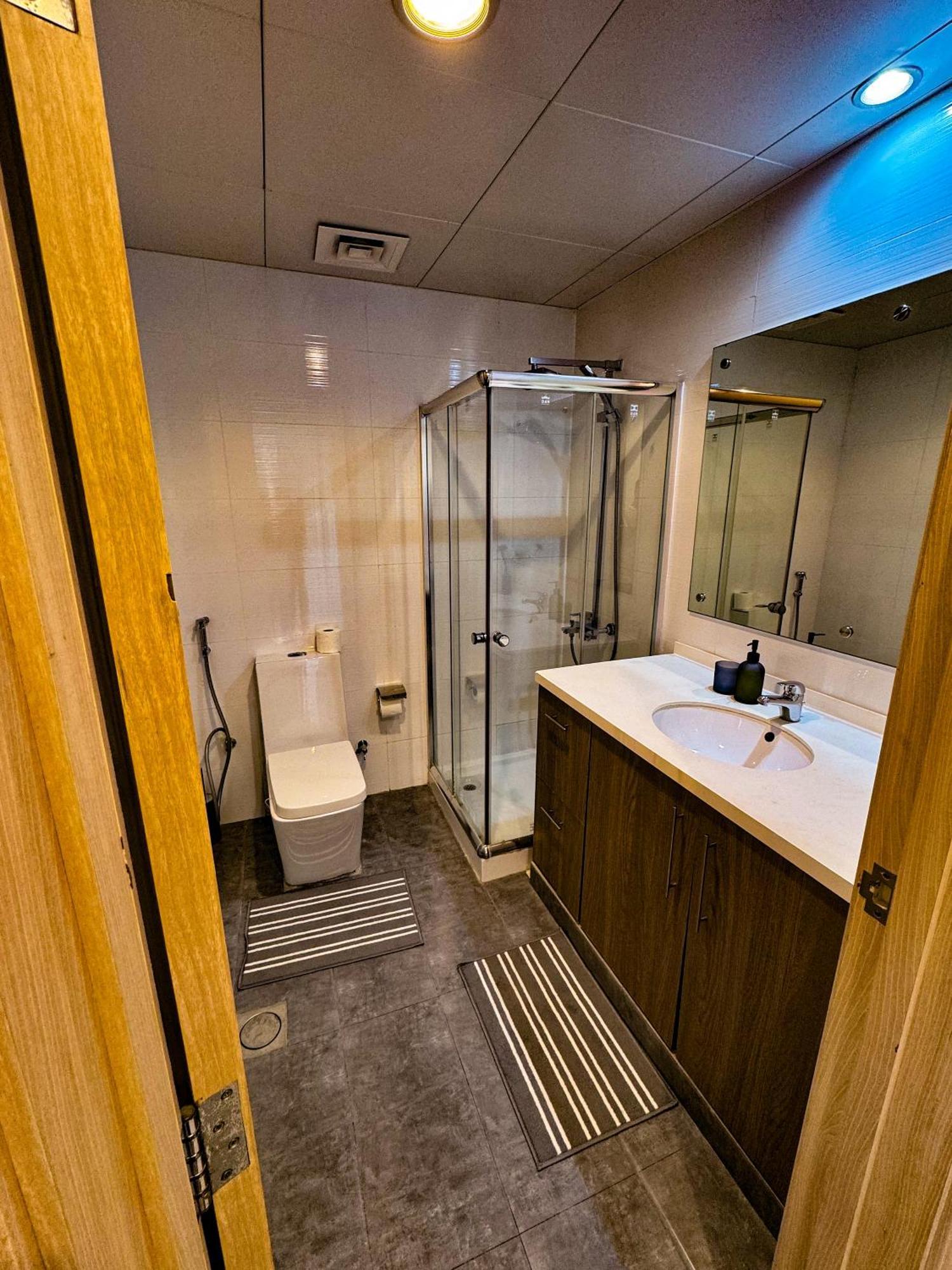 Dubaistay Luxury 2 Bedroom Jvc King And Queensize Dubai