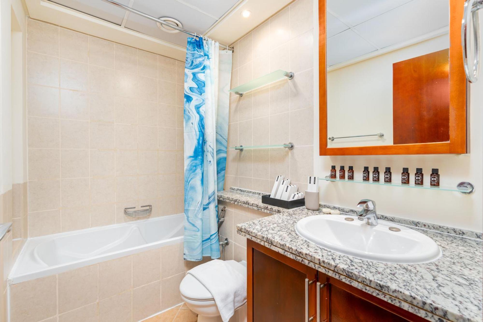 Lux I Tower I Lakes View Apartment *