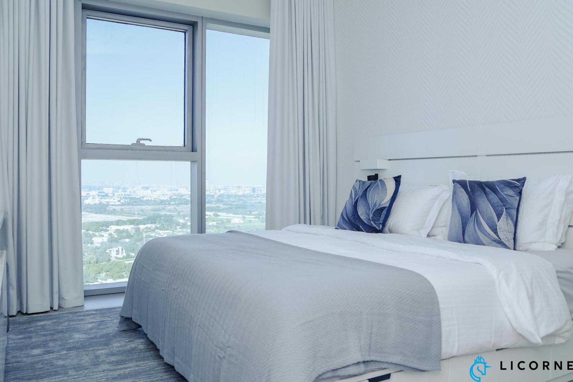 Unveil Downtown Luxury, 1br Majestic Skyline Views - Downtown Views Ll Apartment