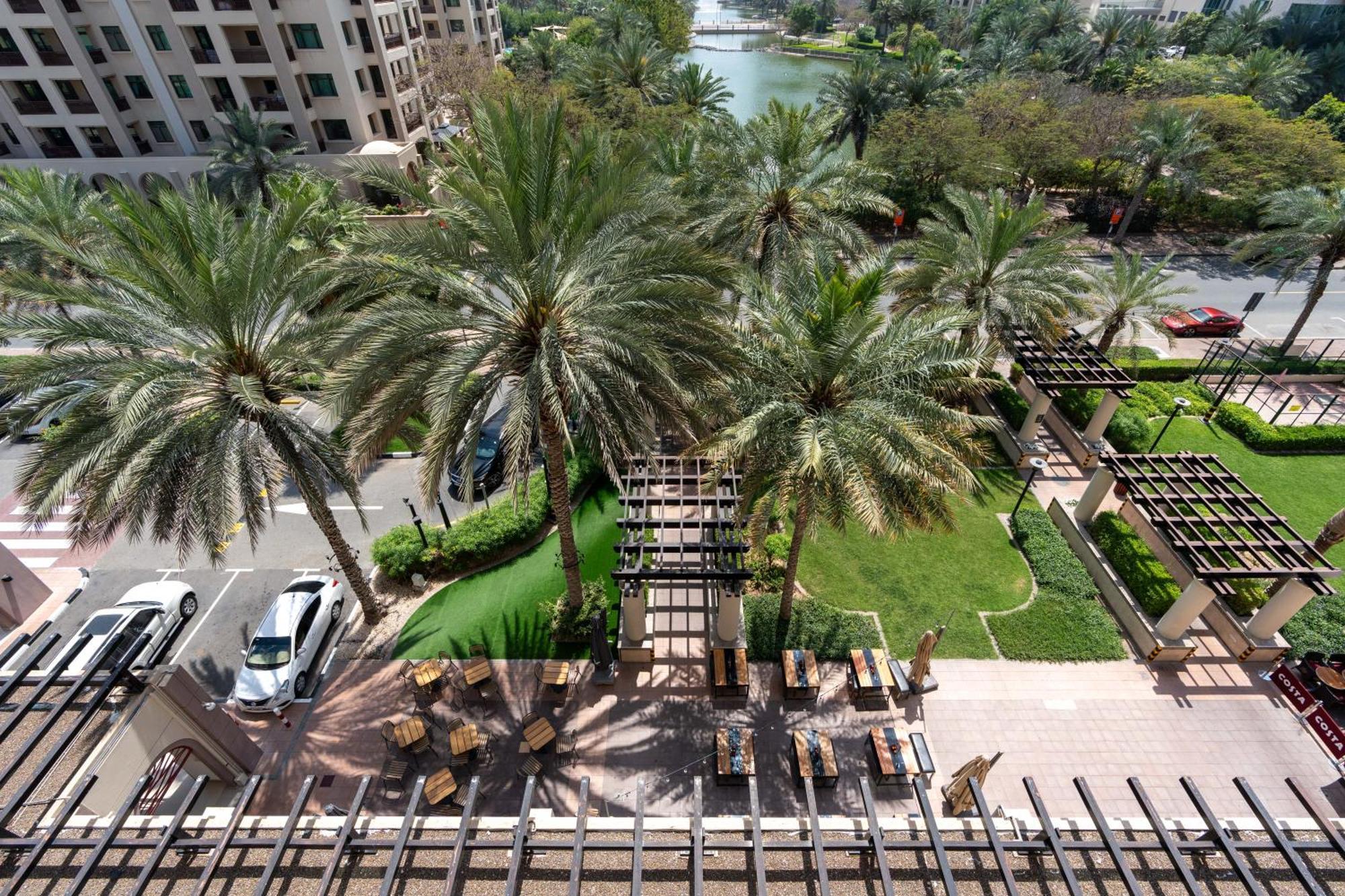 Apartment Lux I Tower I Lakes View