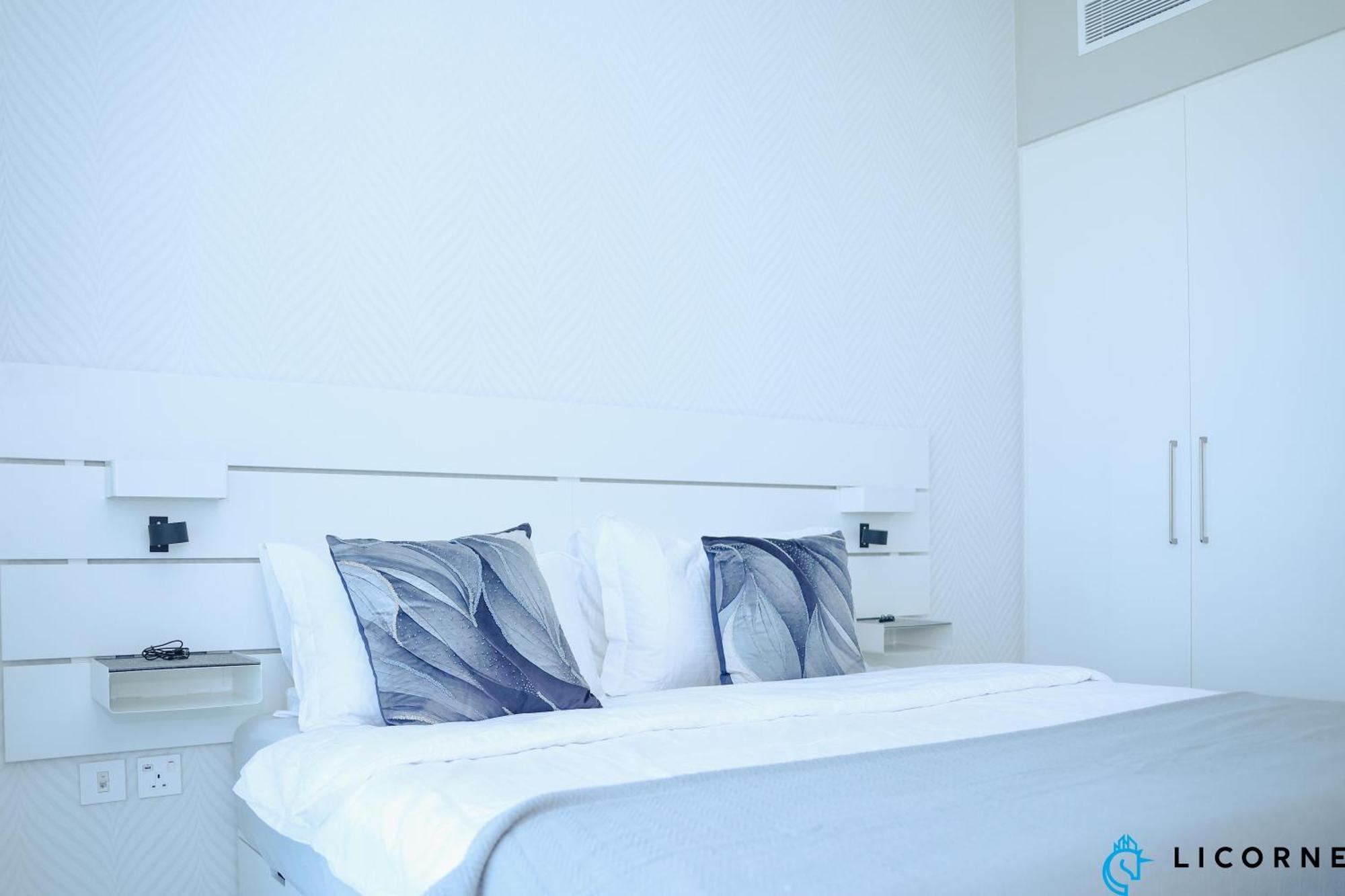 Unveil Downtown Luxury, 1br Majestic Skyline Views - Downtown Views Ll Apartment *