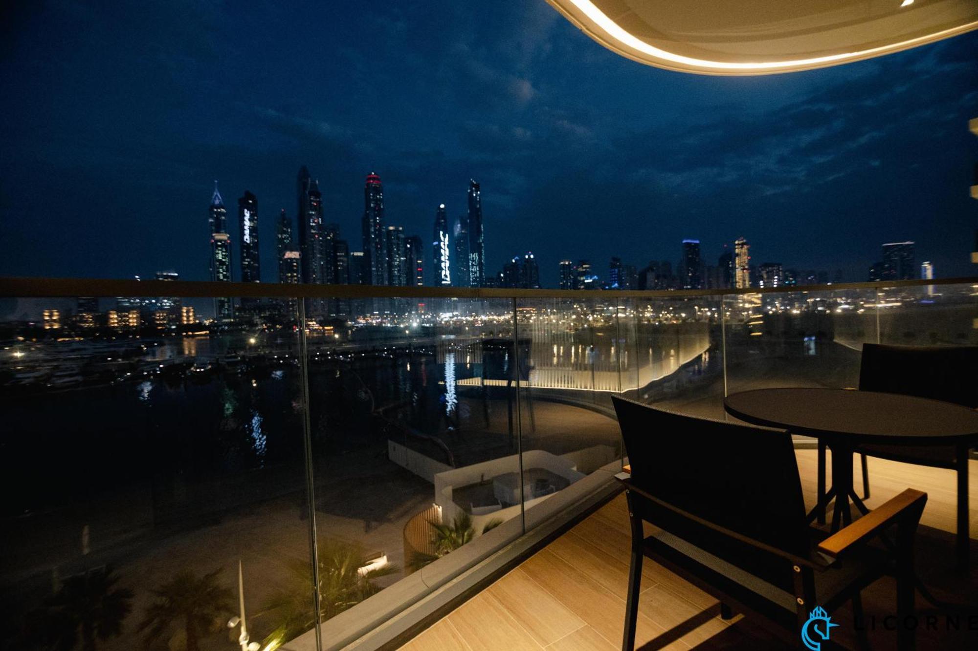 Seascape Sanctuary - 3 And A Half Br Beachfront Bliss - Marina Vista Tower 1 Apartment Dubai