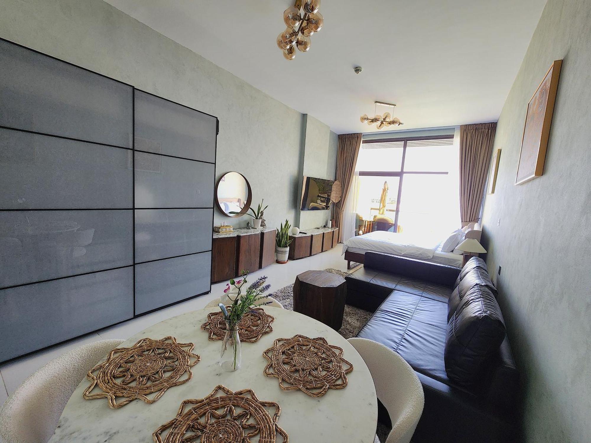 Sea Facing Large Beachfront Palm Jumeirah Dubai