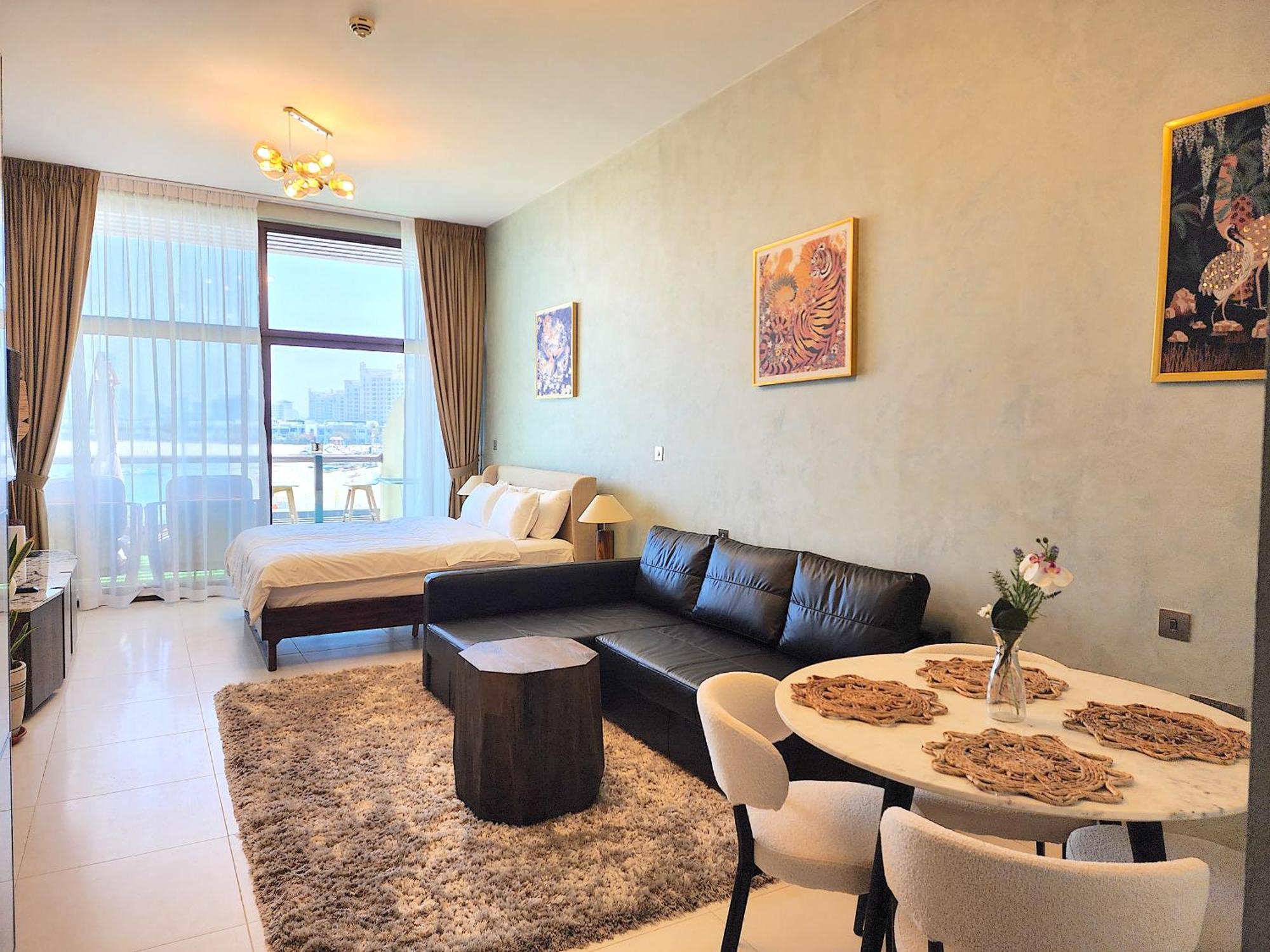 Sea Facing Large Beachfront Palm Jumeirah Apartment *