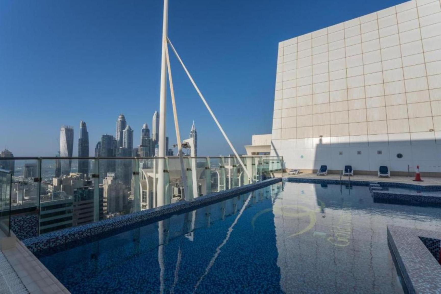 Click - Jlt - & Balcony Lakes View Entire -jn Apartment