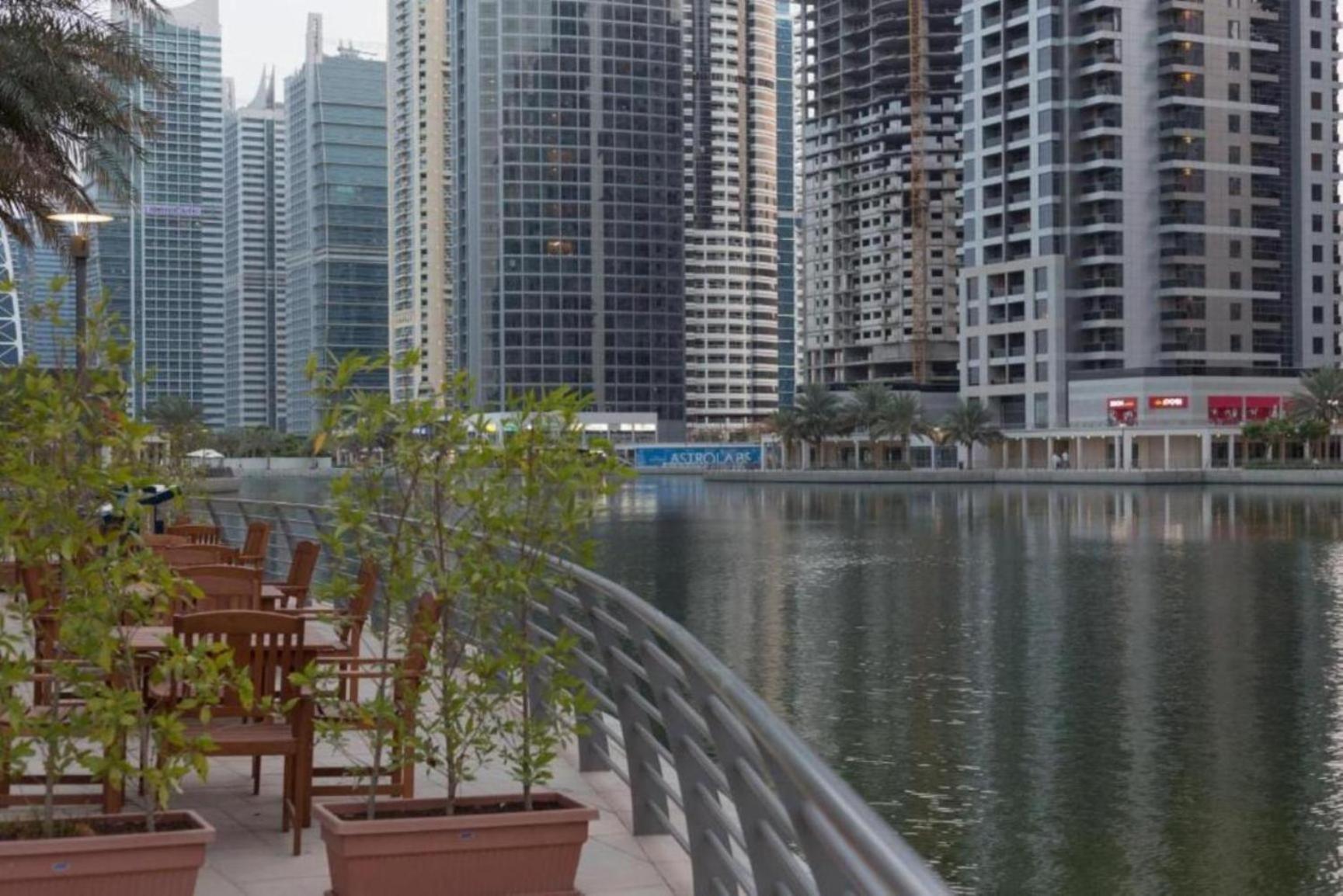 Click - Jlt - & Balcony Lakes View Entire -jn *