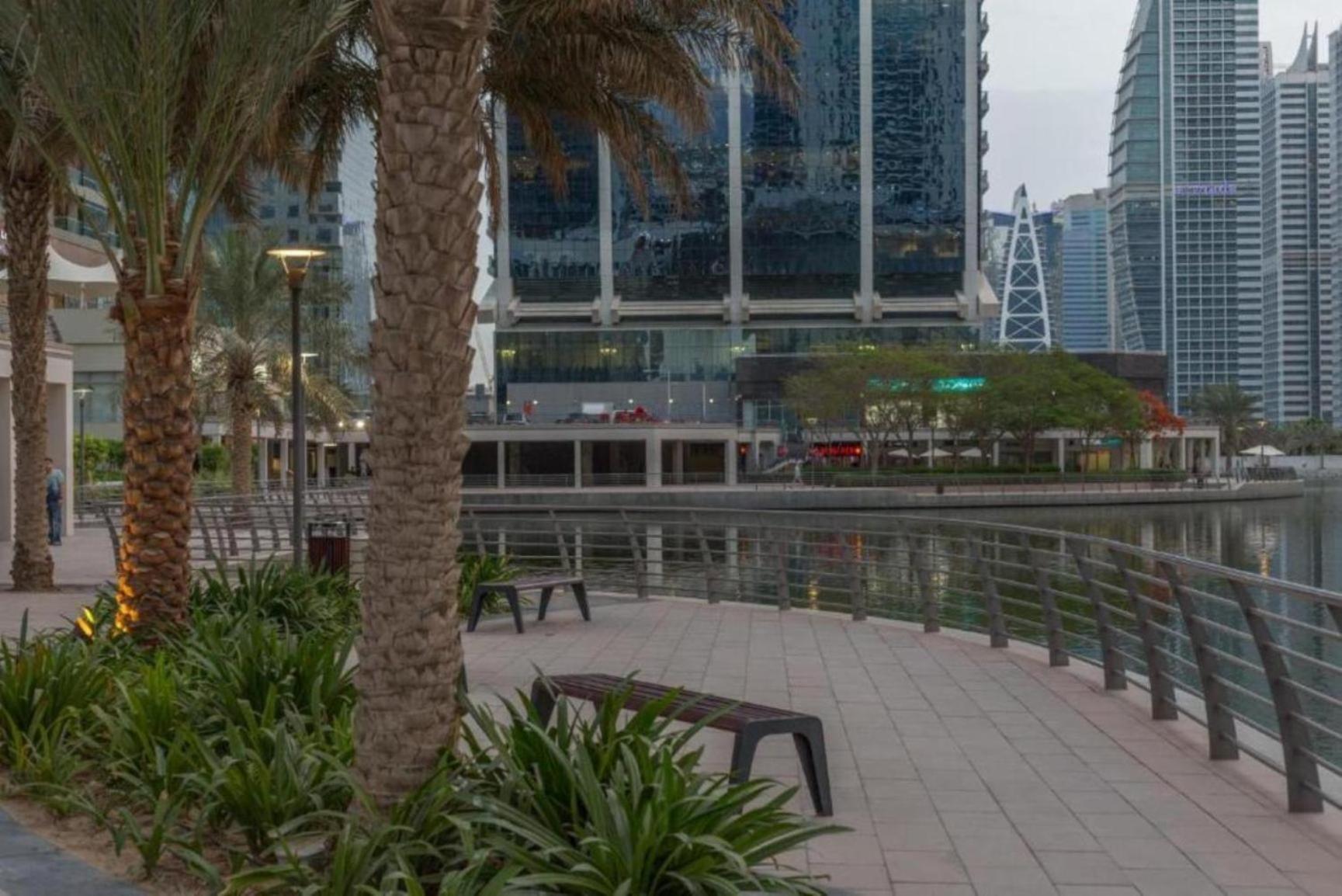 Apartment Click - Jlt - & Balcony Lakes View Entire -jn Dubai