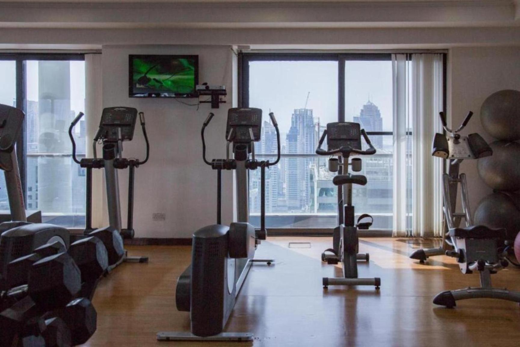 Click - Jlt - & Balcony Lakes View Entire -jn Apartment Dubai