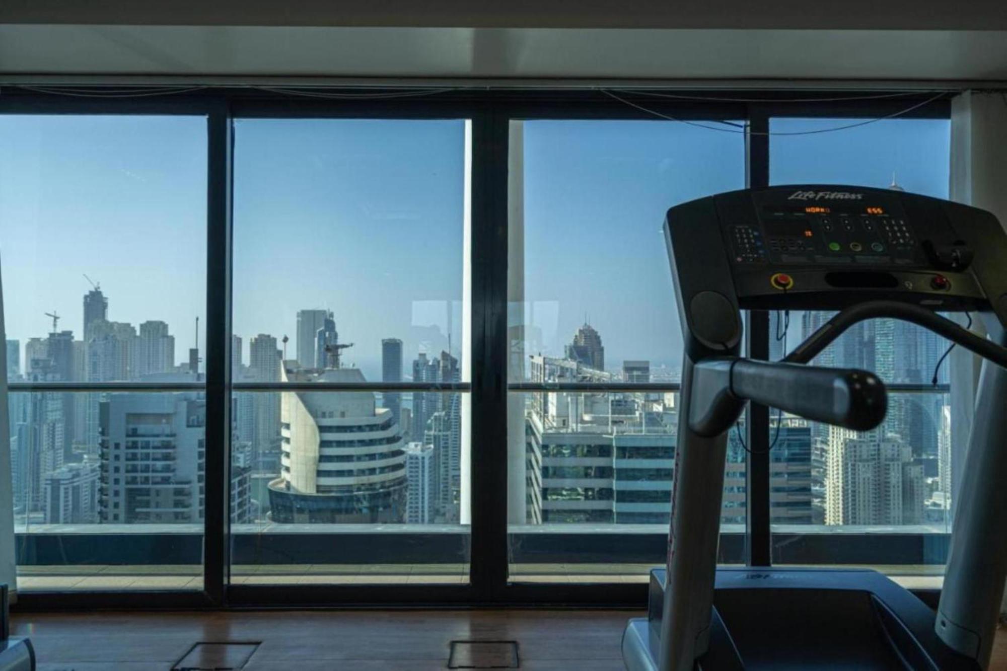 Click - Jlt - & Balcony Lakes View Entire -jn Apartment