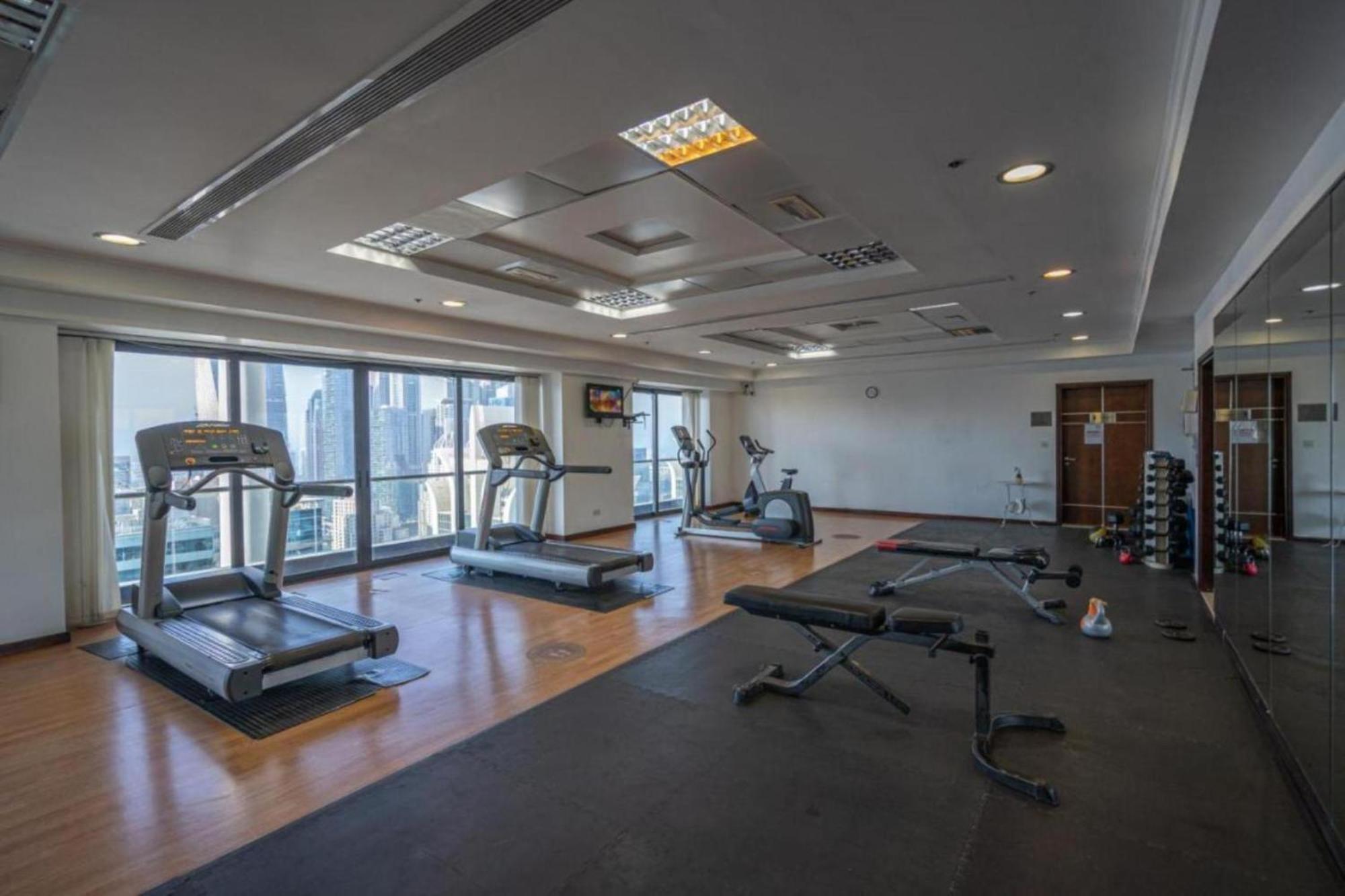 Click - Jlt - & Balcony Lakes View Entire -jn Dubai