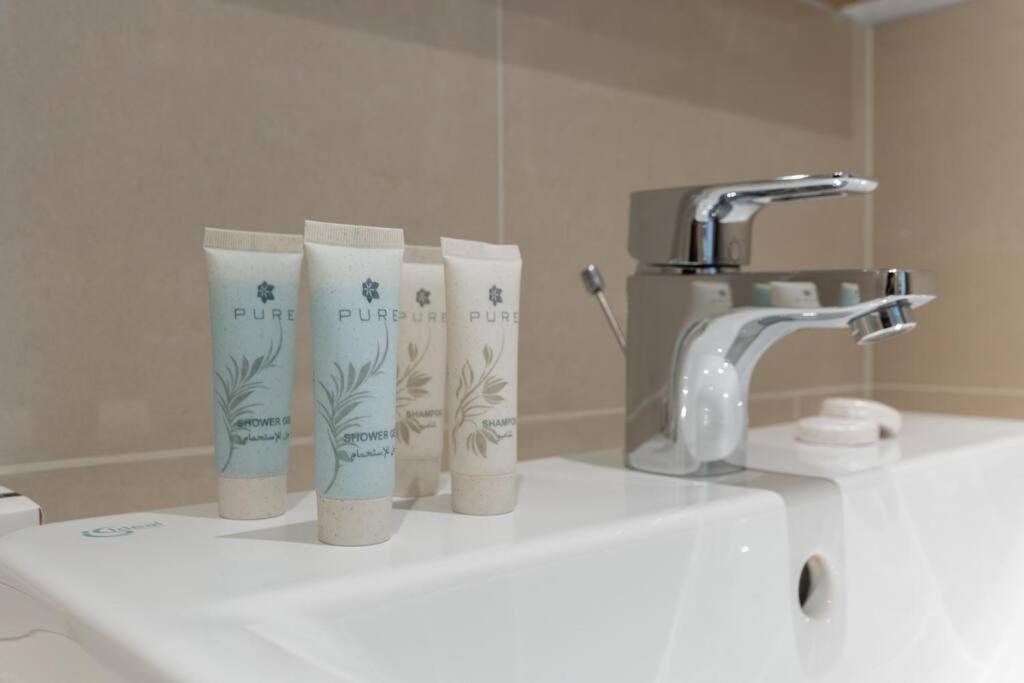 2bdr - Pool - Emaar - Creek Harbour *
