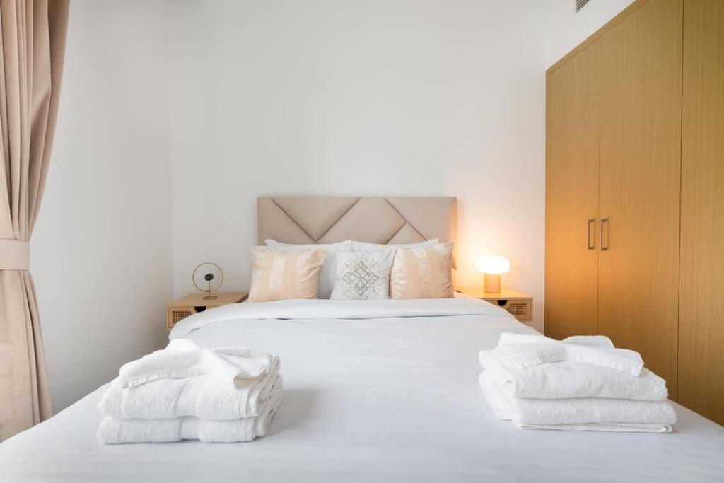 2bdr - Pool - Emaar - Creek Harbour Apartment Dubai