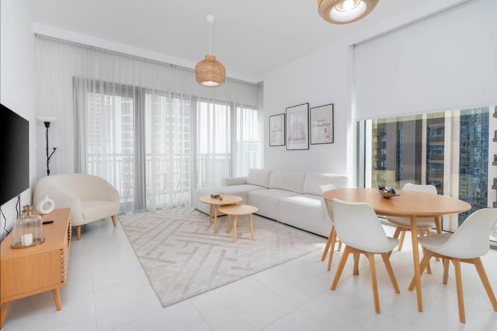 2bdr - Pool - Emaar - Creek Harbour *