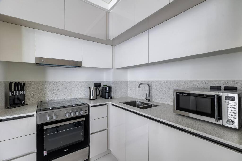 Goldbest - 2bdr Marina View Apartment