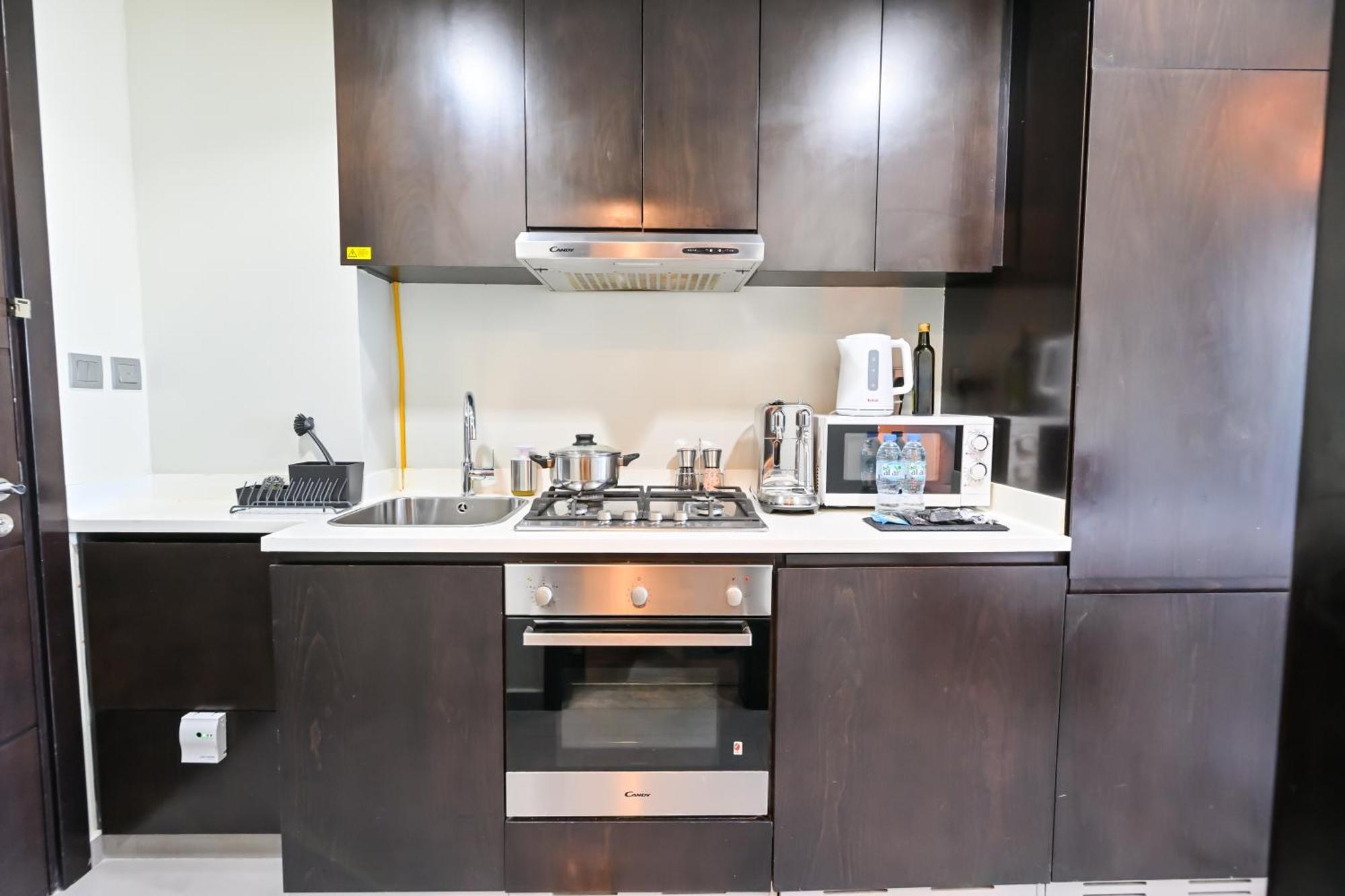 Chic / Prime Business Bay Location / Spacious Balcony / New Building / Perfect For Solo Travelers, Busy Professionals, Couples