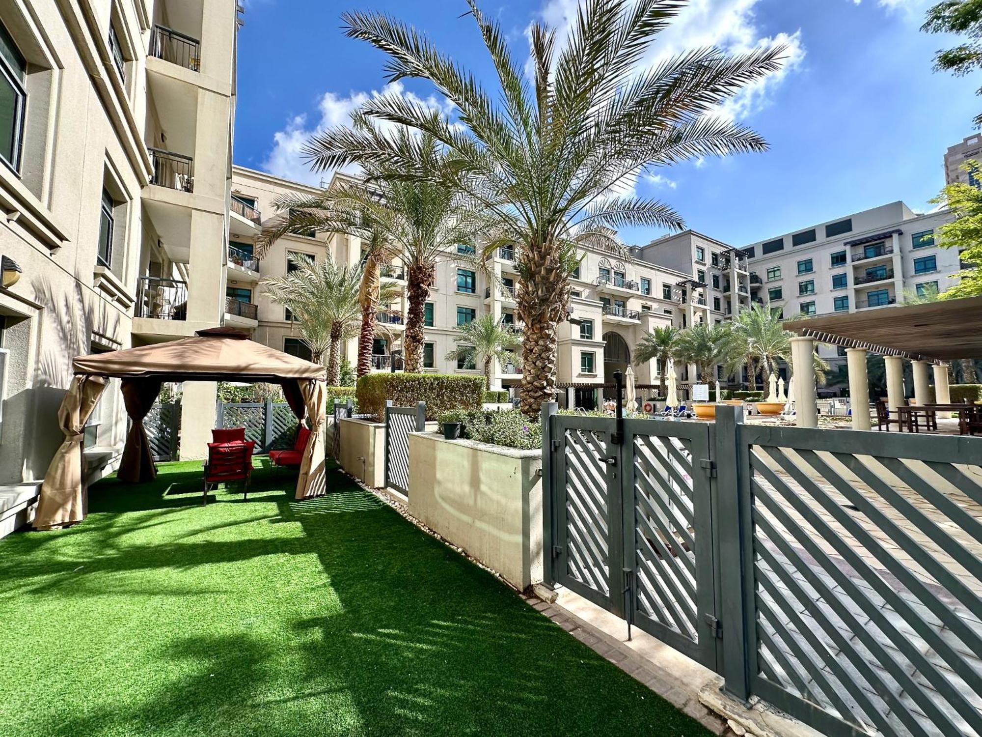 Lux Travo Tower I Private Garden I View Apartment