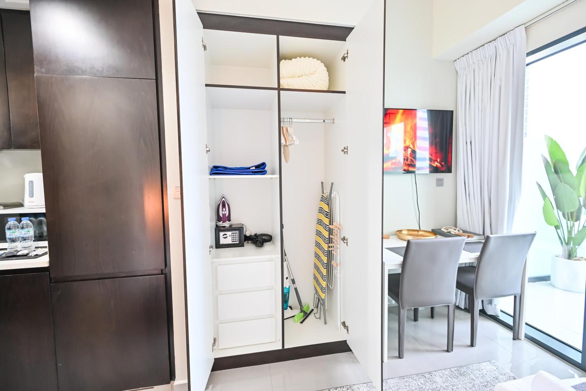 Chic / Prime Business Bay Location / Spacious Balcony / New Building / Perfect For Solo Travelers, Busy Professionals, Couples Apartment