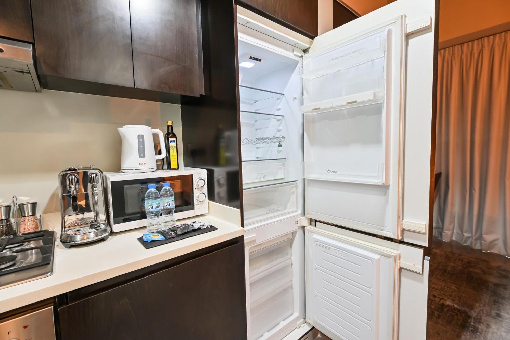 Apartment Chic / Prime Business Bay Location / Spacious Balcony / New Building / Perfect For Solo Travelers, Busy Professionals, Couples *