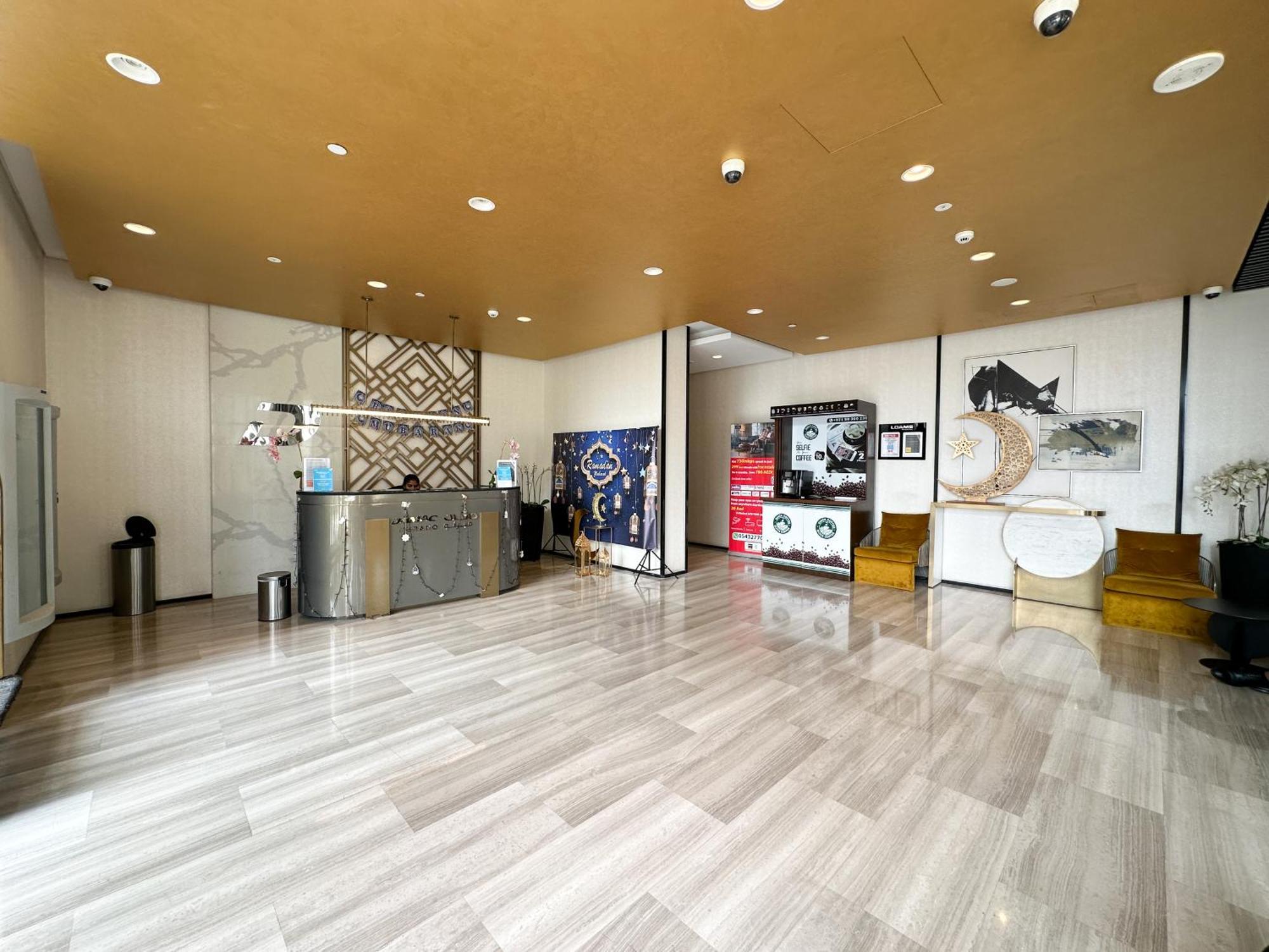 Chic / Prime Business Bay Location / Spacious Balcony / New Building / Perfect For Solo Travelers, Busy Professionals, Couples Dubai