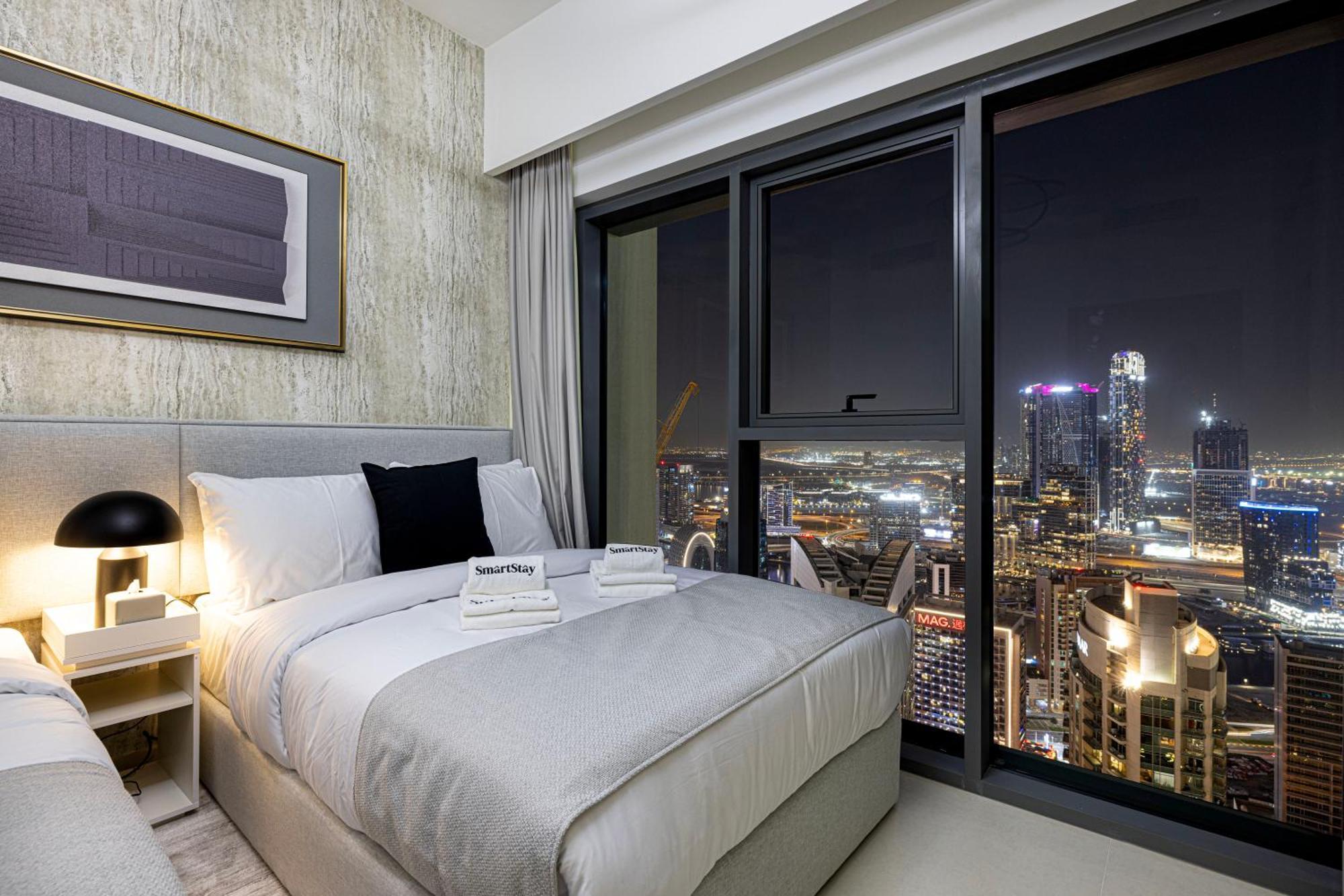 Apartment Smartstay At Burj Royale - Unique Downtown Views - Brand New Luxury *