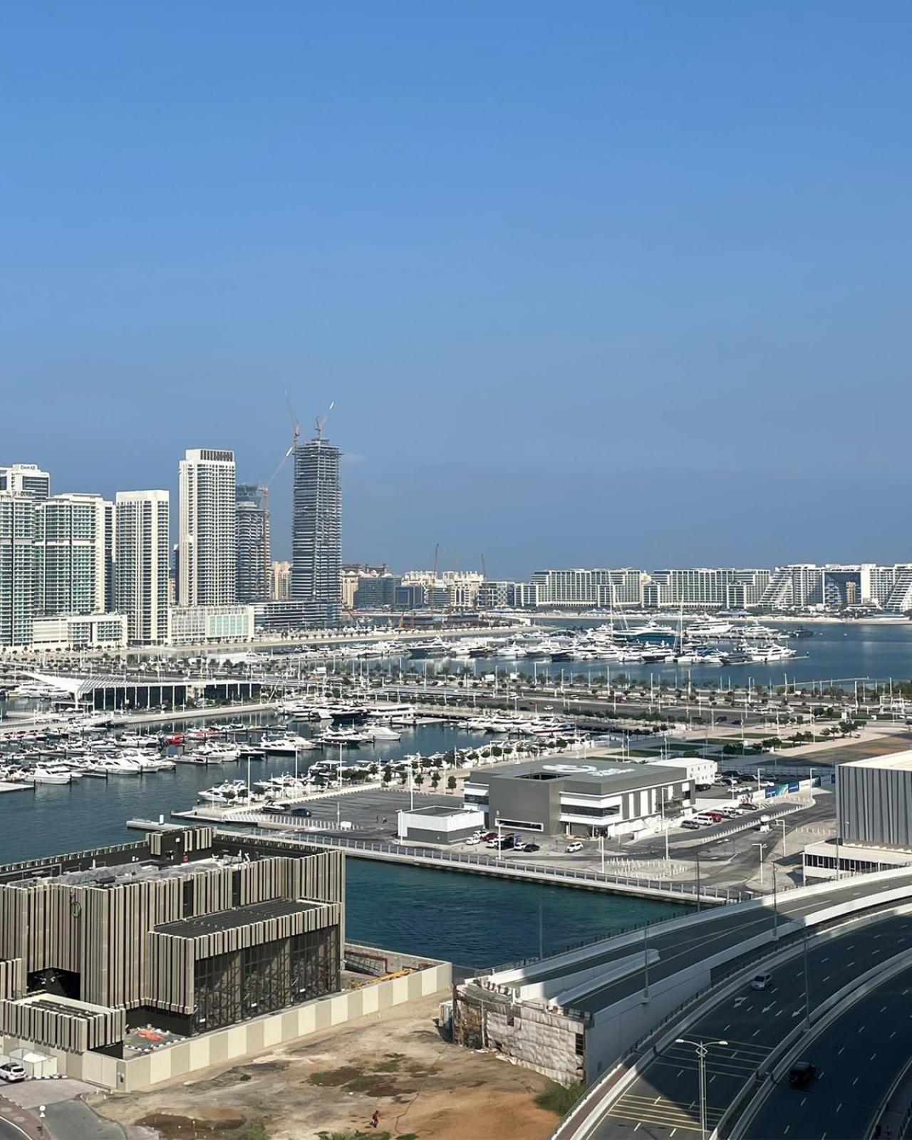 Modern & Cozy With A Beautiful View Apartment Dubai
