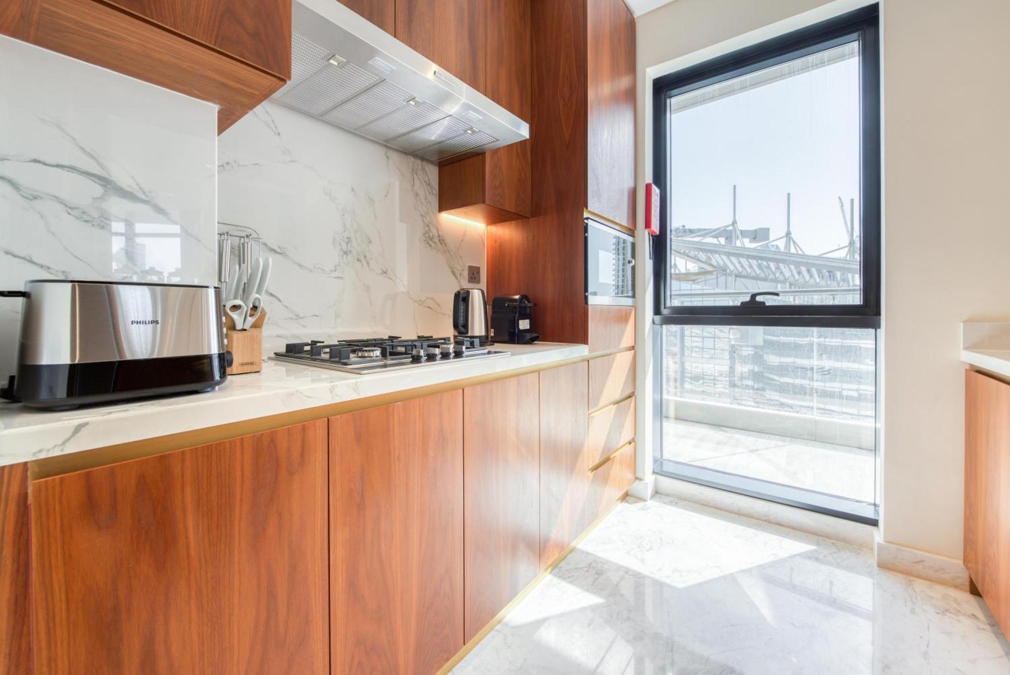 Apartment Rh- Downtown Delight, Spacious 01br Near Mall & Burj Khalifa, Rp Heights *