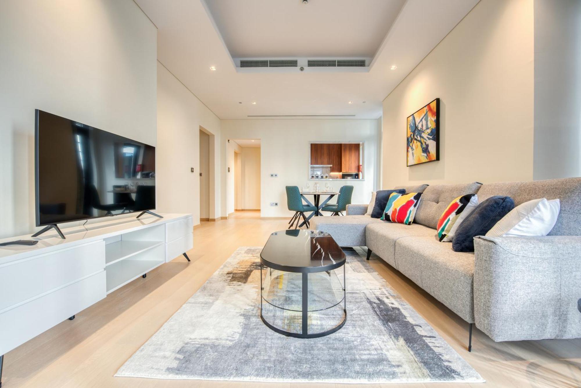 Apartment Rh- Downtown Delight, Spacious 01br Near Mall & Burj Khalifa, Rp Heights