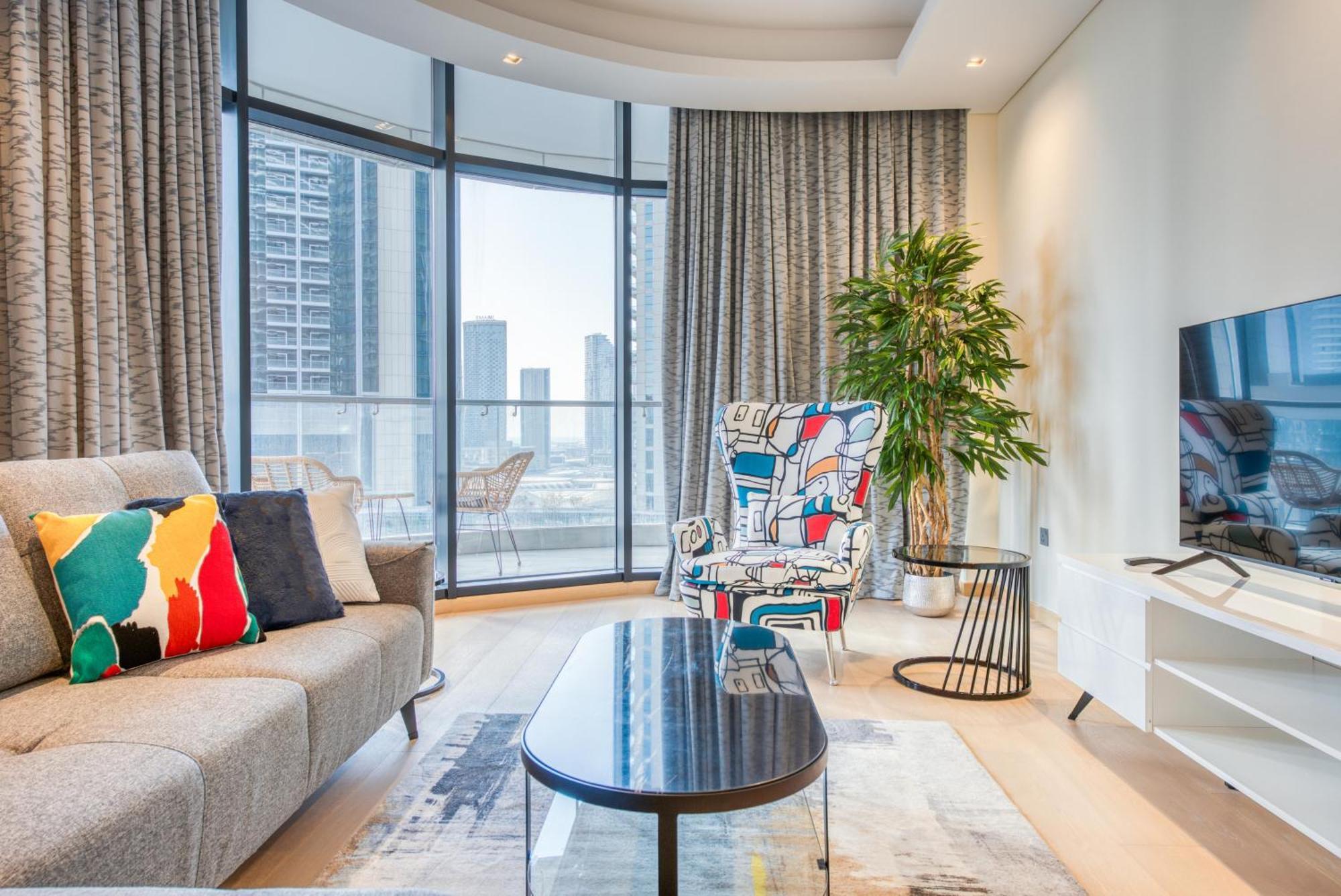 Rh- Downtown Delight, Spacious 01br Near Mall & Burj Khalifa, Rp Heights Apartment *