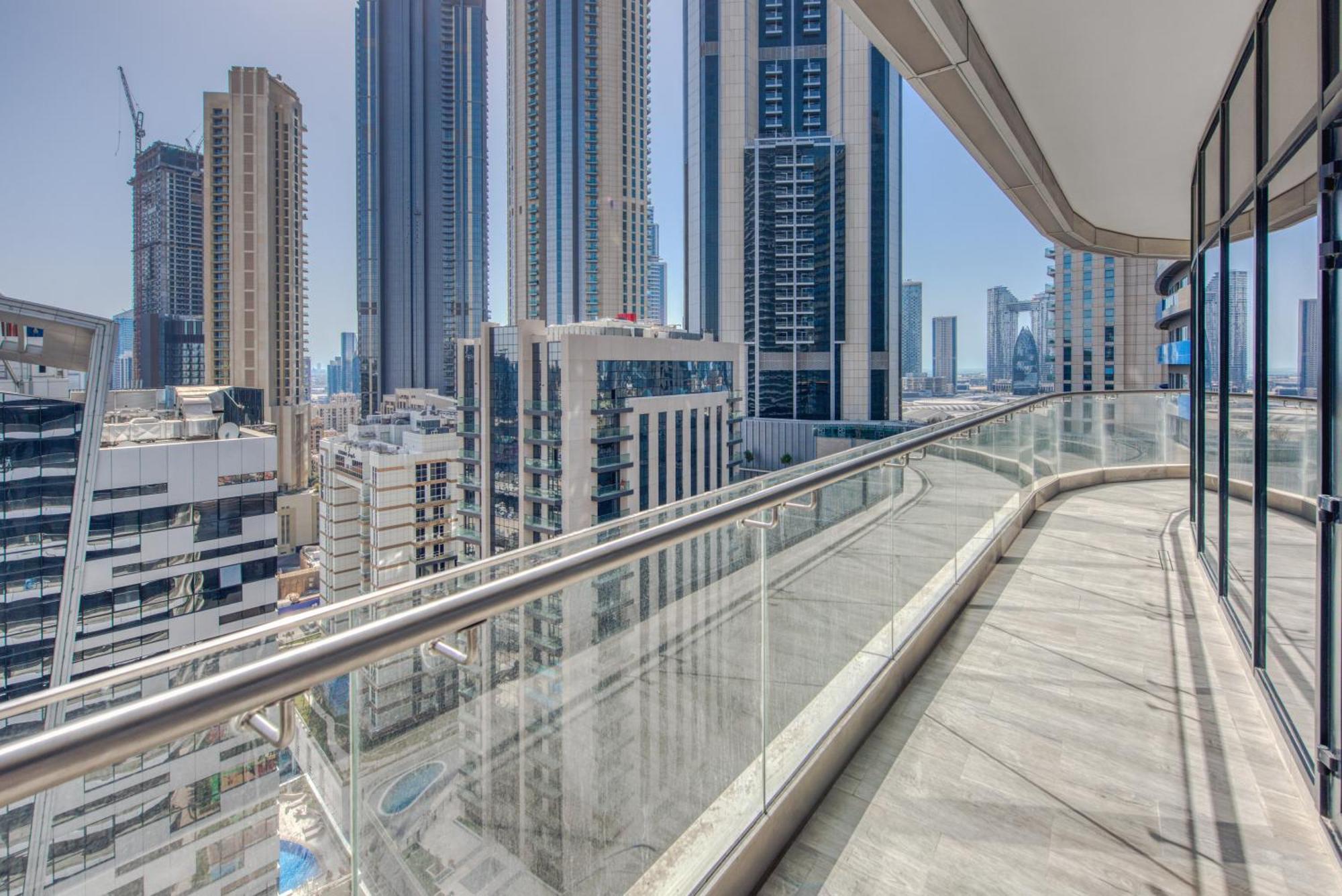 Apartment Rh- Downtown Delight, Spacious 01br Near Mall & Burj Khalifa, Rp Heights Dubai