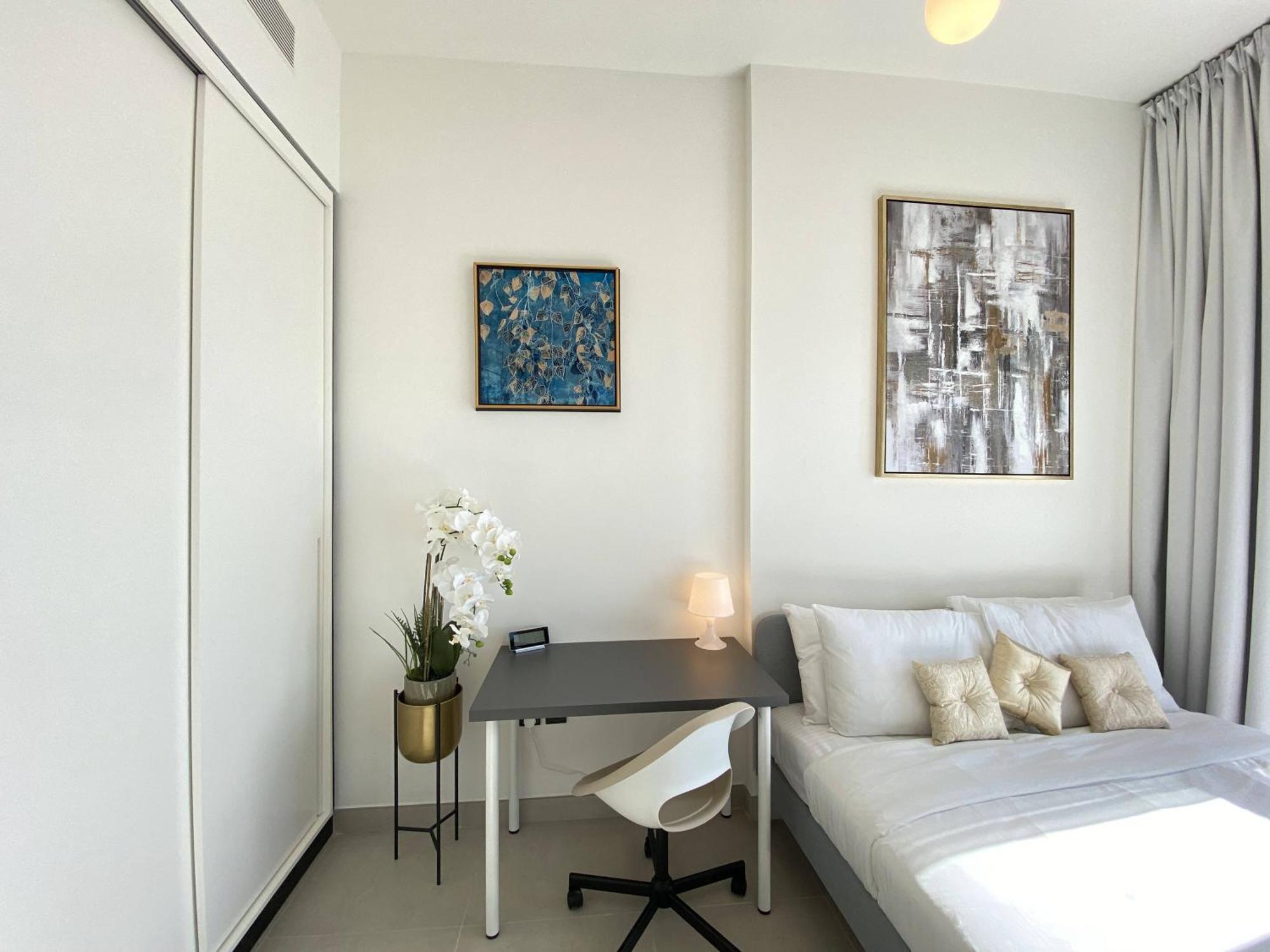 Lux Bnb Collective-1 -dubai Hills Apartment *